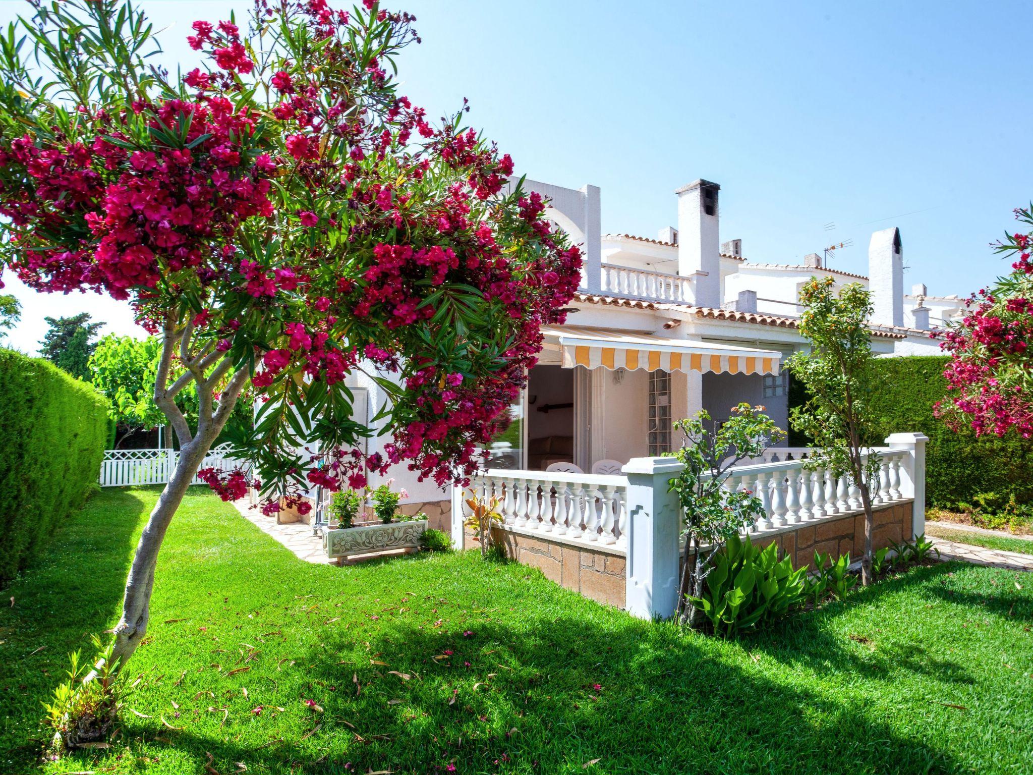 Foto 2 - Casa con 4 camere da letto a Mont-roig del Camp con piscina privata e vista mare