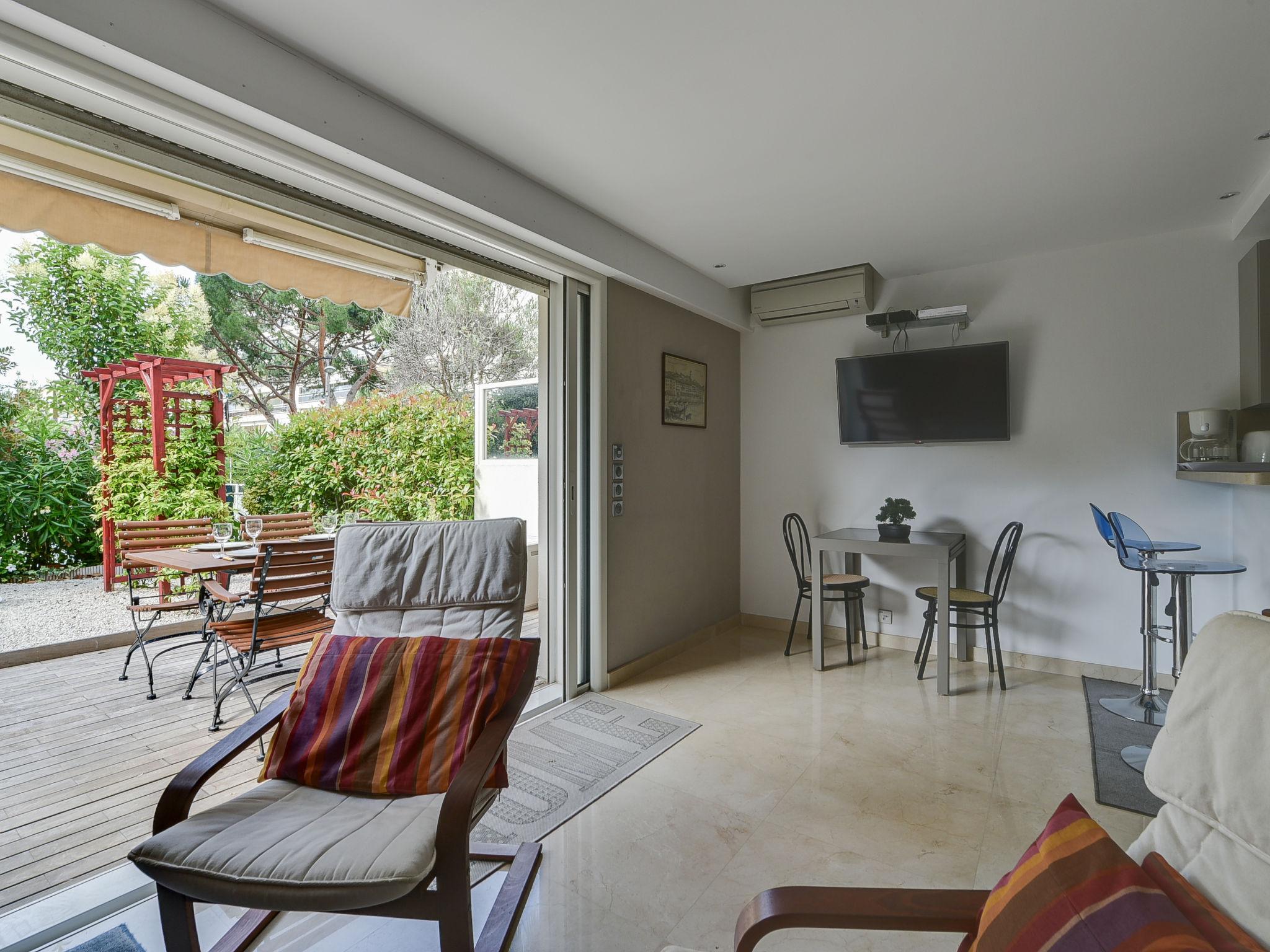 Foto 7 - Apartamento de 1 quarto em Cannes com piscina e vistas do mar