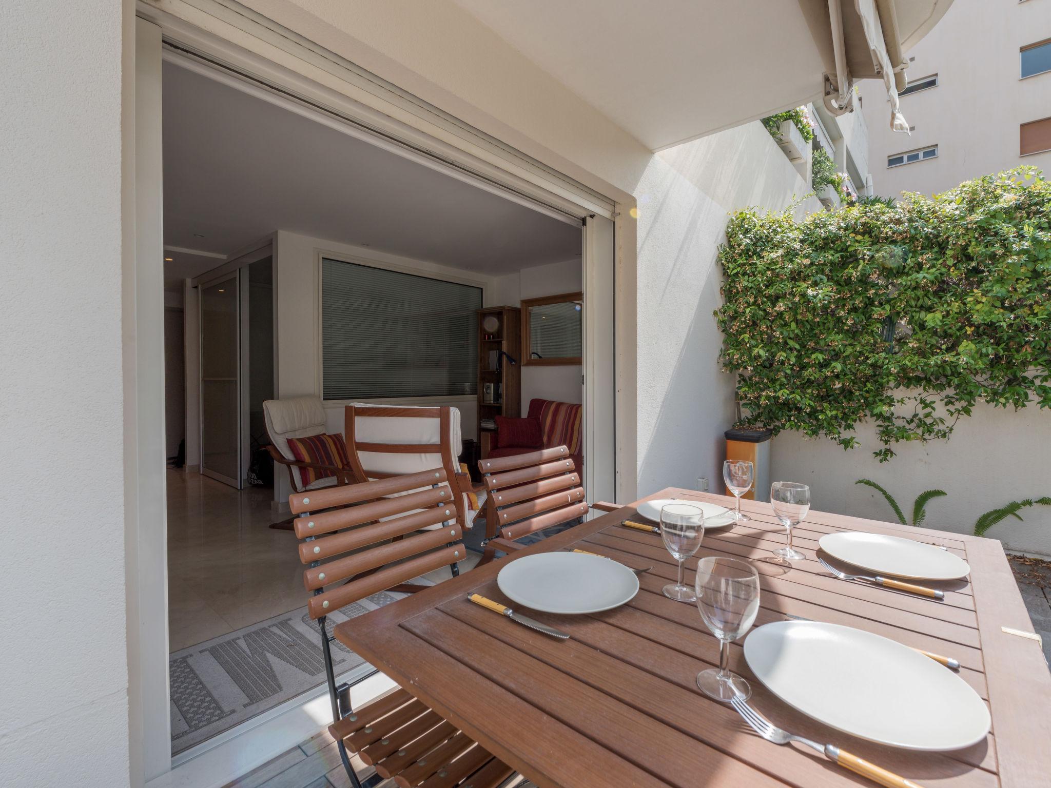 Foto 14 - Apartment mit 1 Schlafzimmer in Cannes mit schwimmbad und blick aufs meer