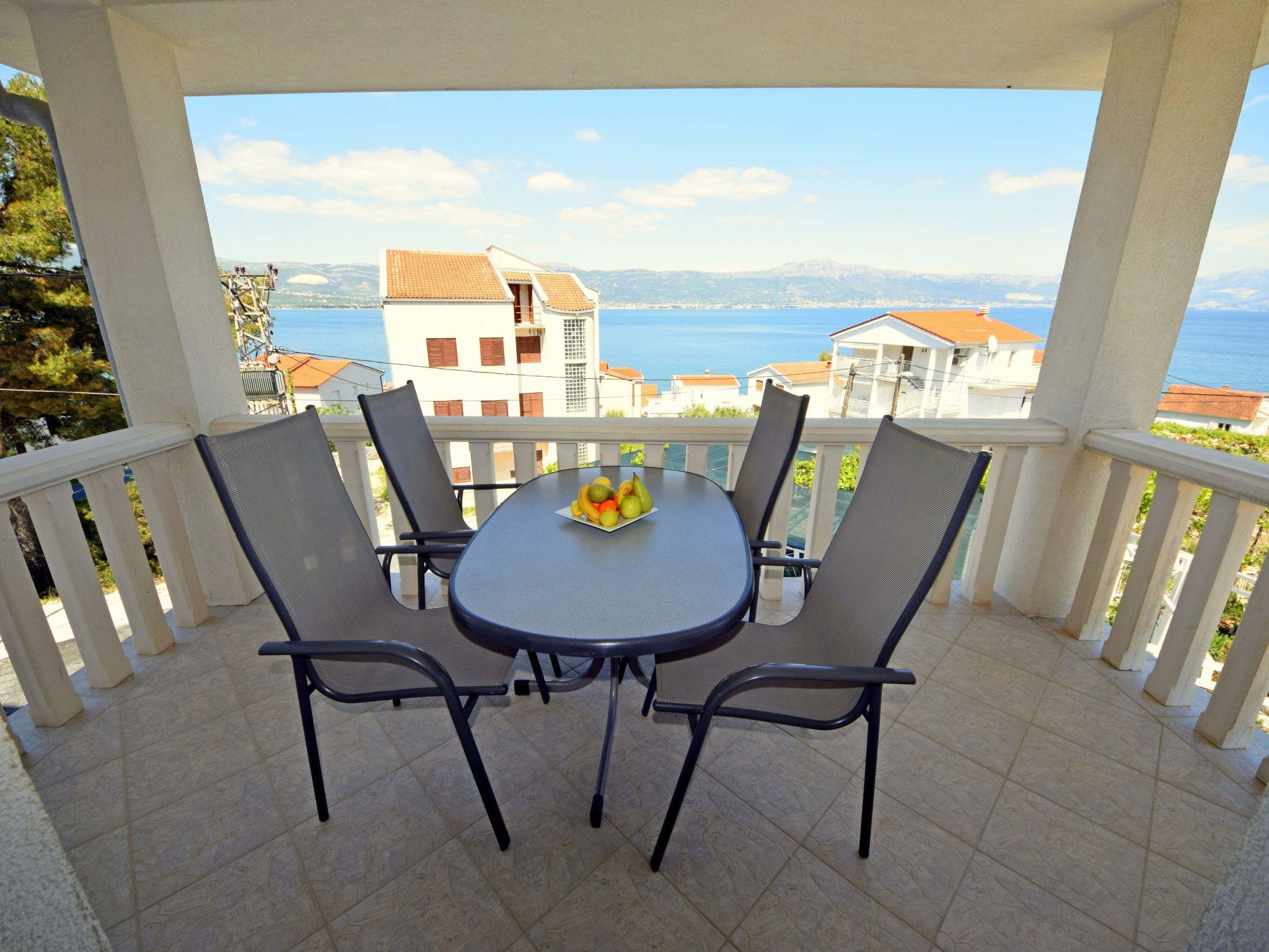 Foto 15 - Apartamento de 2 quartos em Split com terraço e vistas do mar