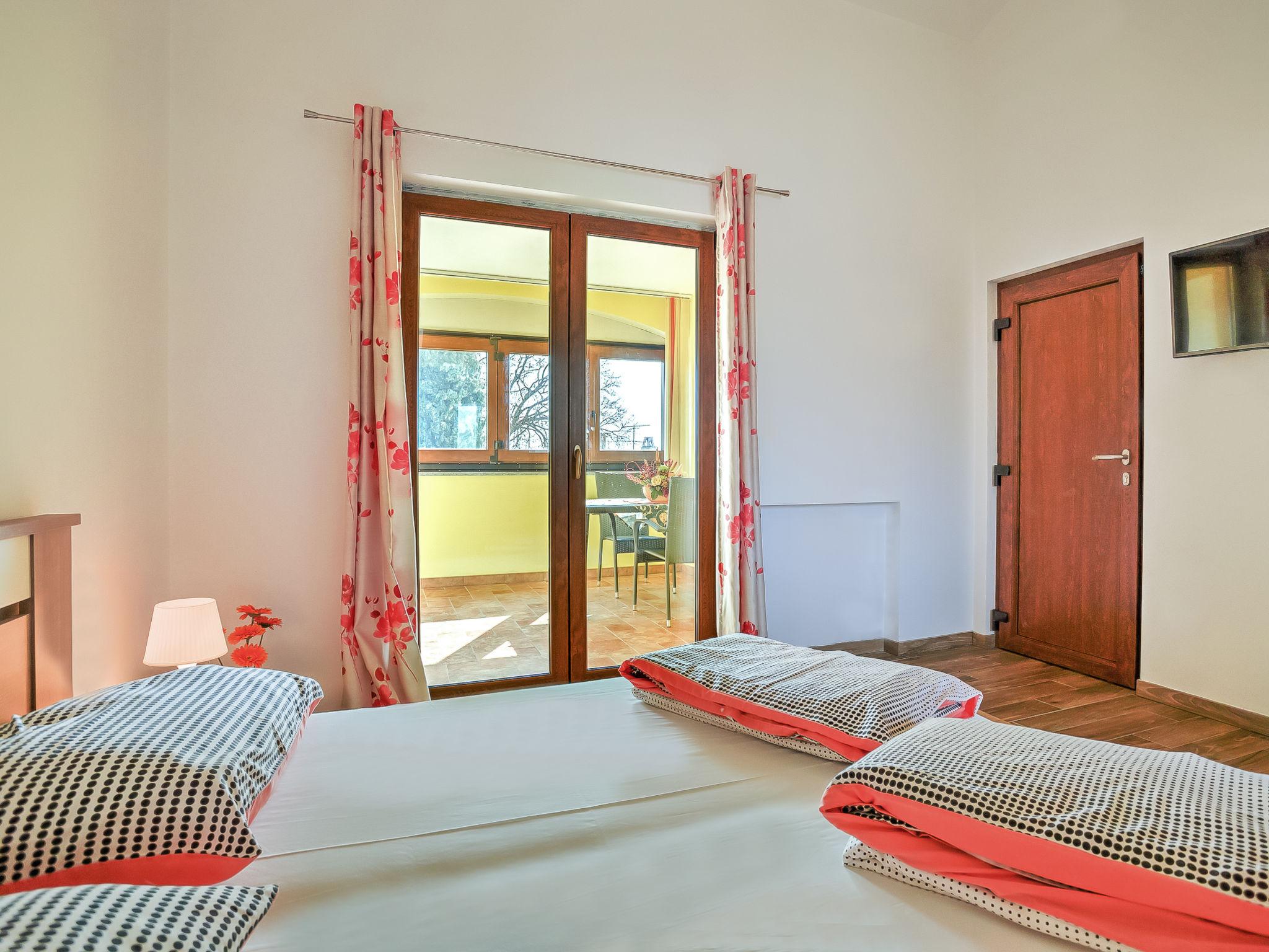 Foto 7 - Appartamento con 1 camera da letto a Tar-Vabriga con piscina e vista mare