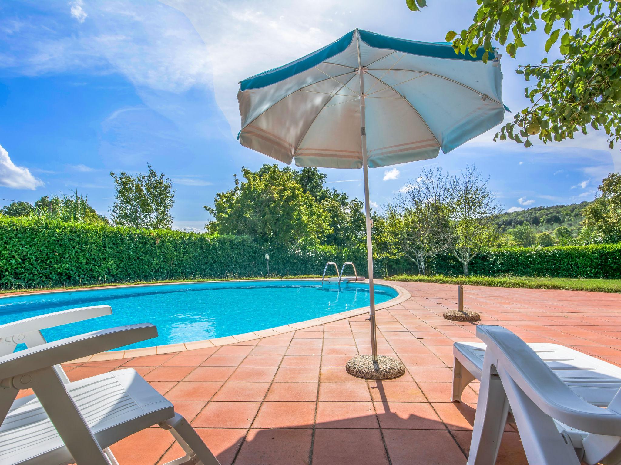 Photo 11 - 2 bedroom House in Sovicille with private pool and garden