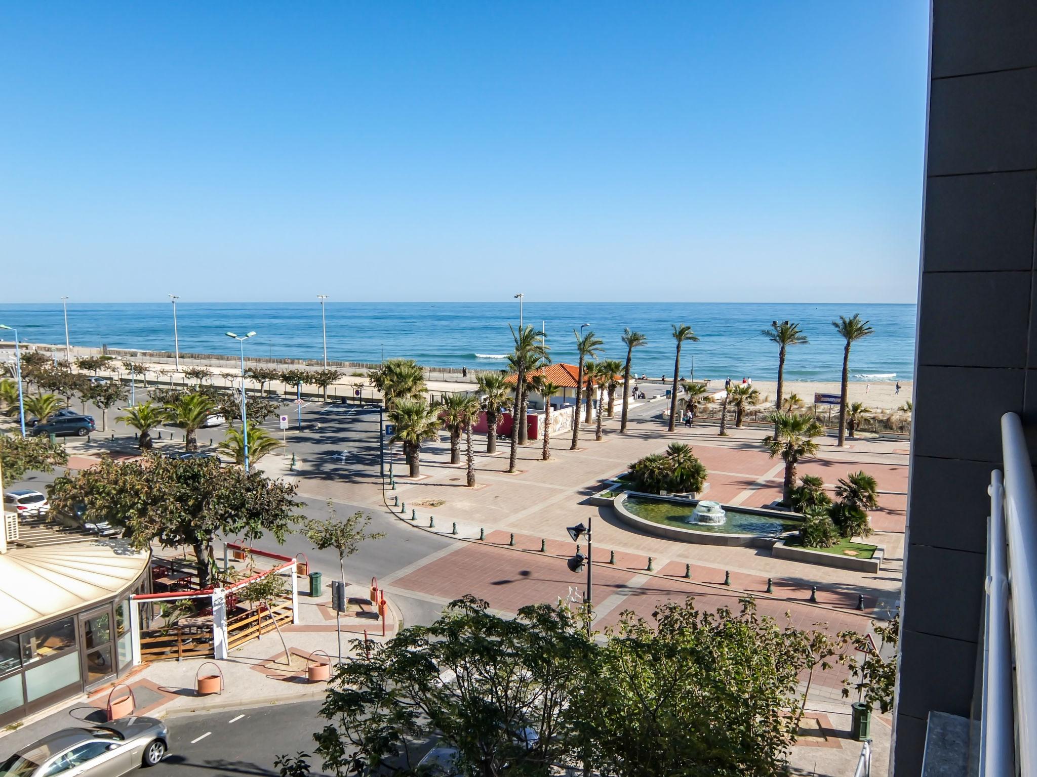 Foto 5 - Appartamento con 1 camera da letto a Saint-Cyprien con vista mare