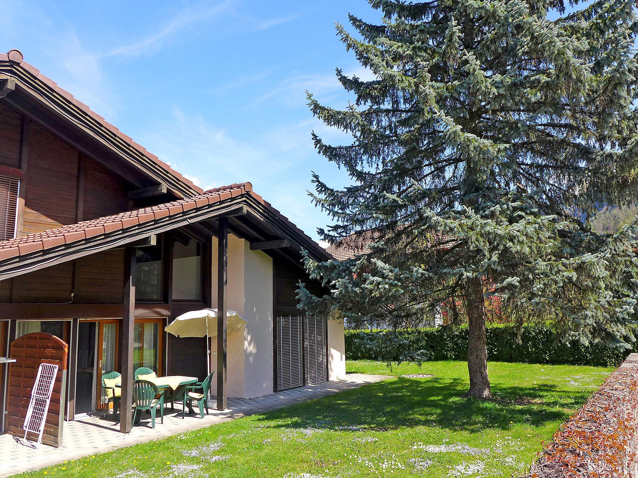 Photo 1 - Appartement de 2 chambres à Wilderswil avec jardin et terrasse