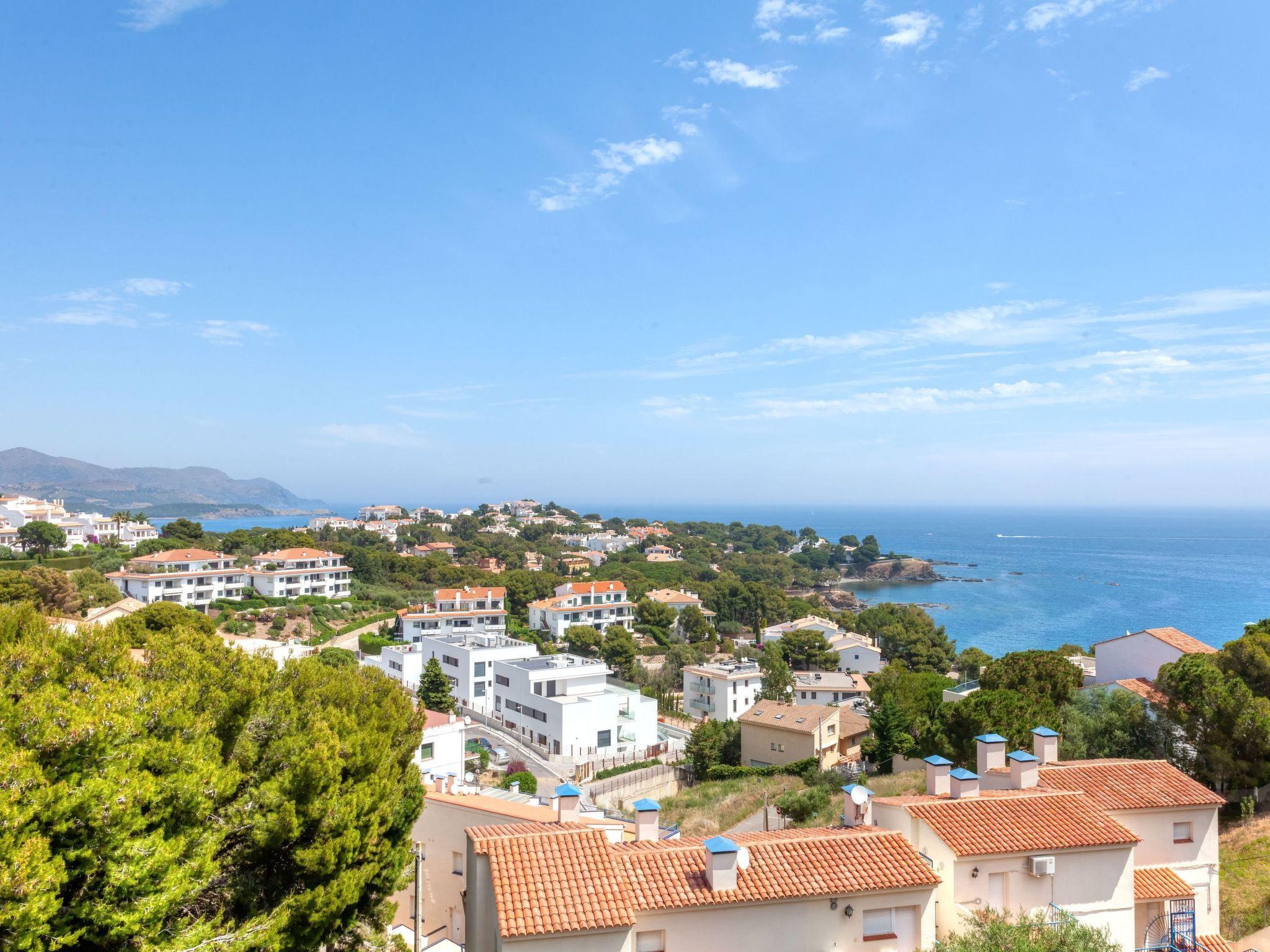 Photo 16 - 2 bedroom Apartment in Llançà with terrace and sea view