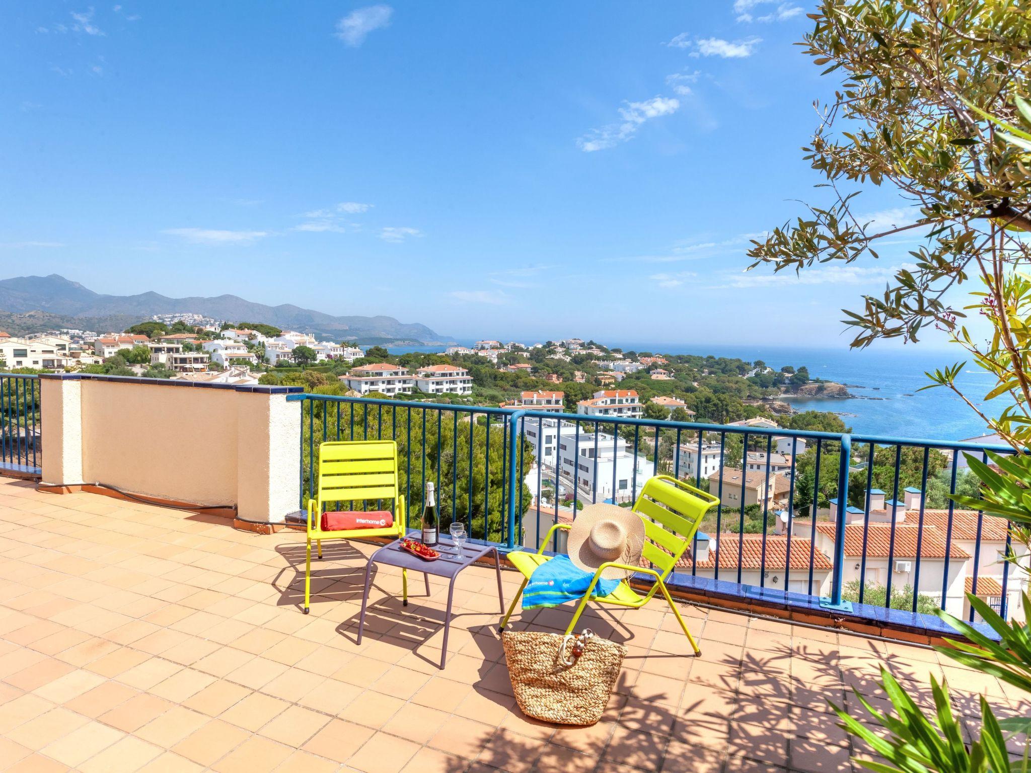 Photo 1 - 2 bedroom Apartment in Llançà with terrace and sea view