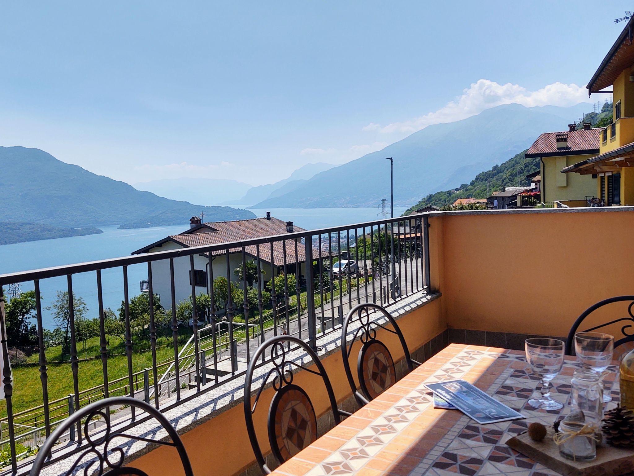 Photo 1 - Appartement de 2 chambres à Trezzone avec terrasse et vues sur la montagne