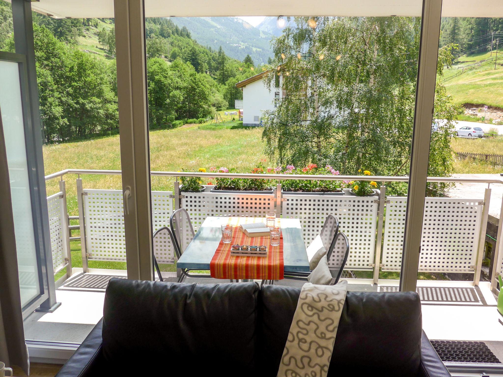 Foto 5 - Apartment mit 3 Schlafzimmern in Saas-Grund mit blick auf die berge