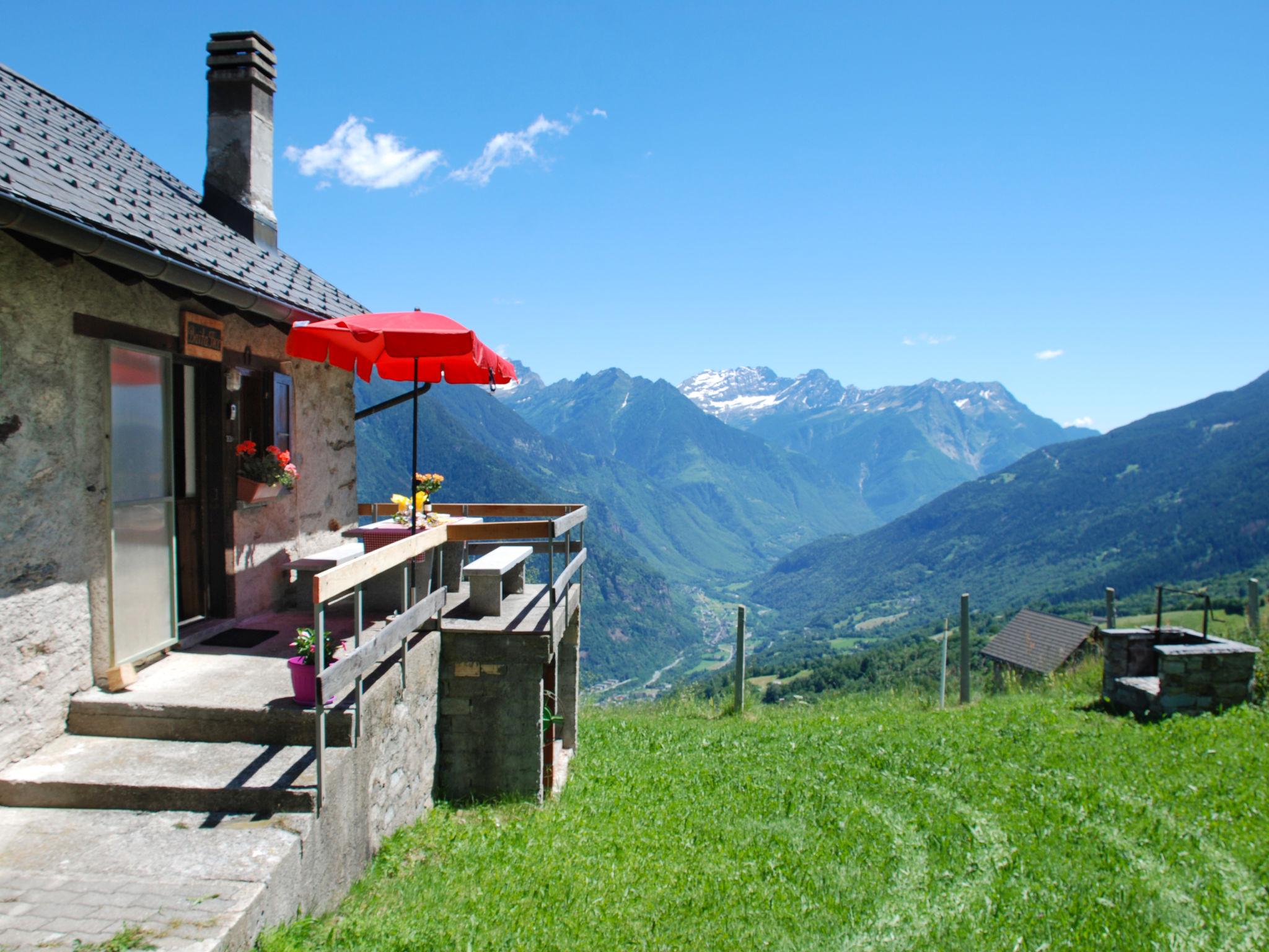 Photo 12 - Maison de 1 chambre à Acquarossa avec terrasse et vues sur la montagne