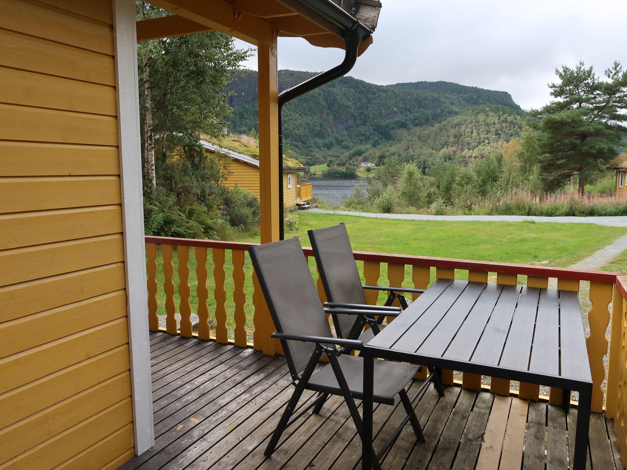 Photo 4 - Maison de 2 chambres à Dale avec jardin et terrasse