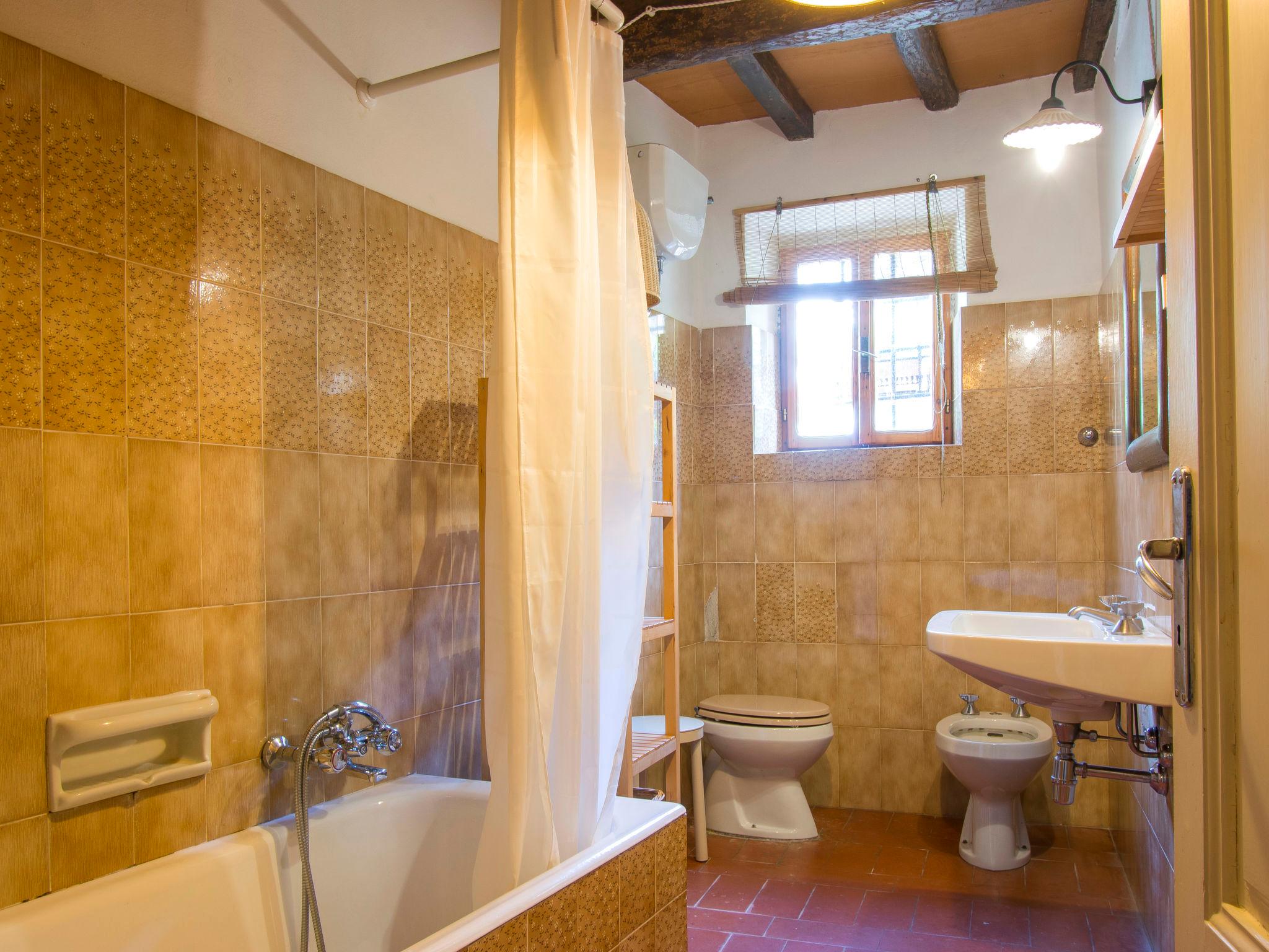 Photo 23 - 6 bedroom House in San Casciano in Val di Pesa with private pool and garden