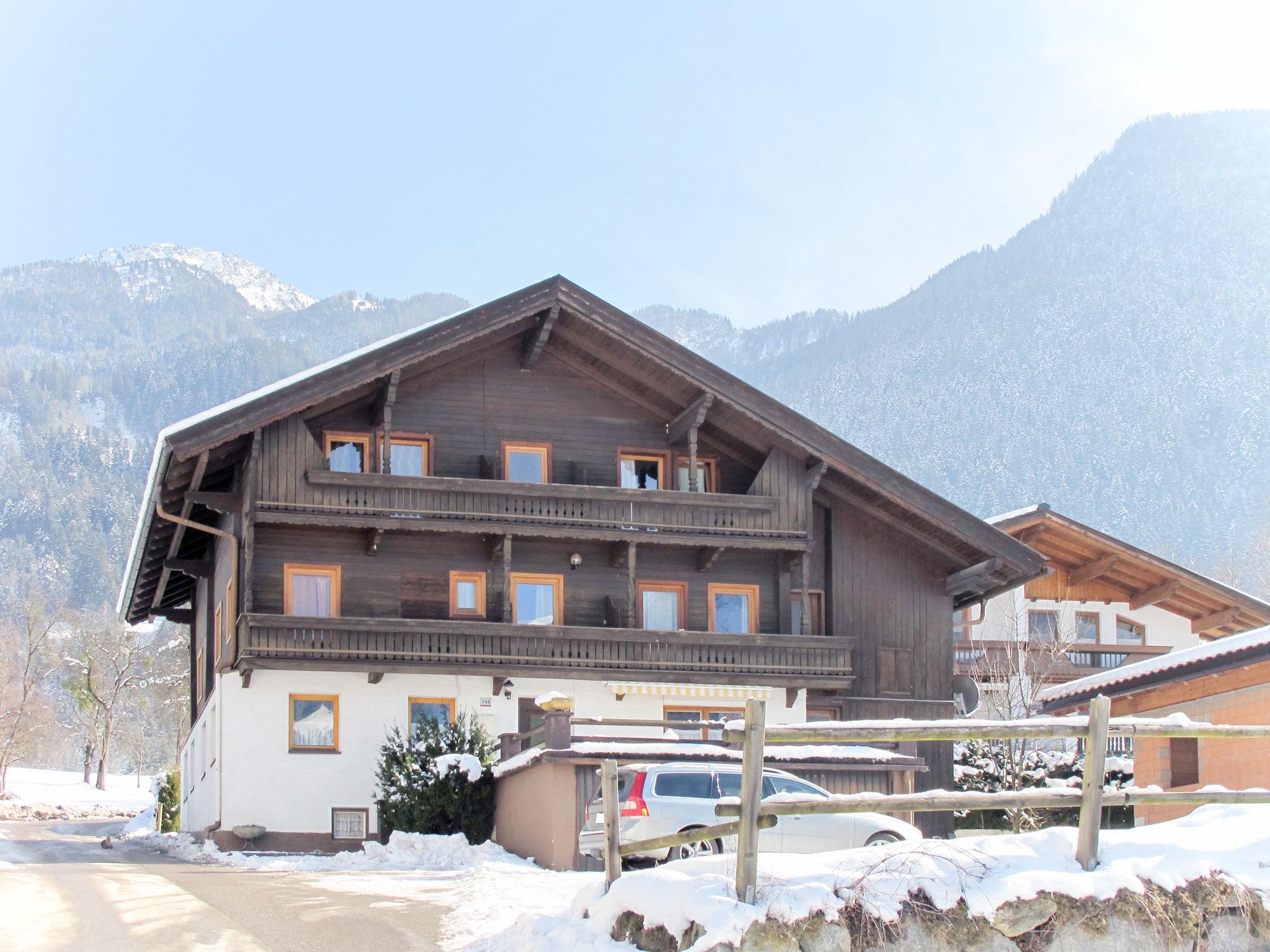 Foto 1 - Casa con 6 camere da letto a Ramsau im Zillertal con vista sulle montagne