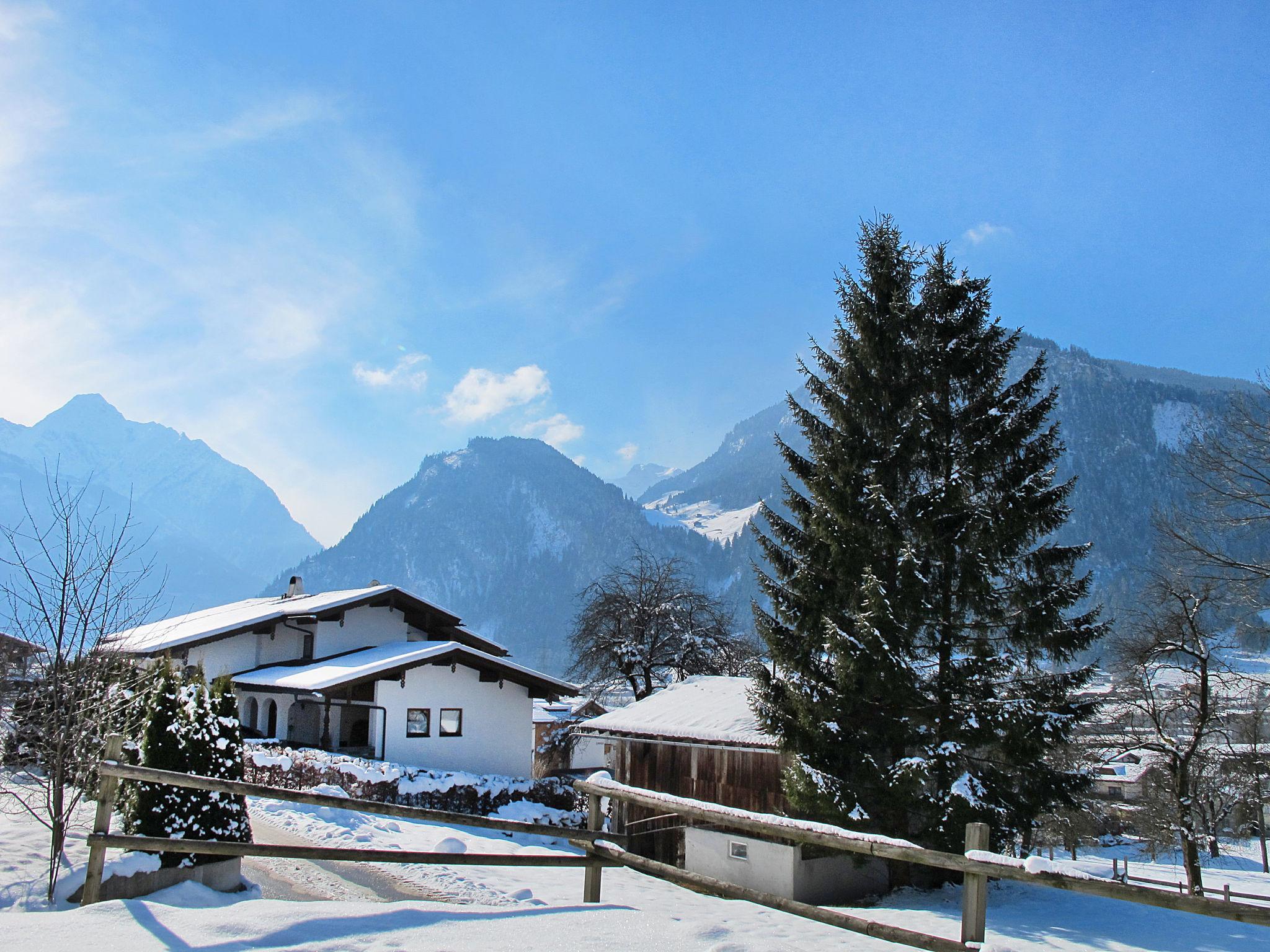 Foto 34 - Haus mit 6 Schlafzimmern in Ramsau im Zillertal mit blick auf die berge