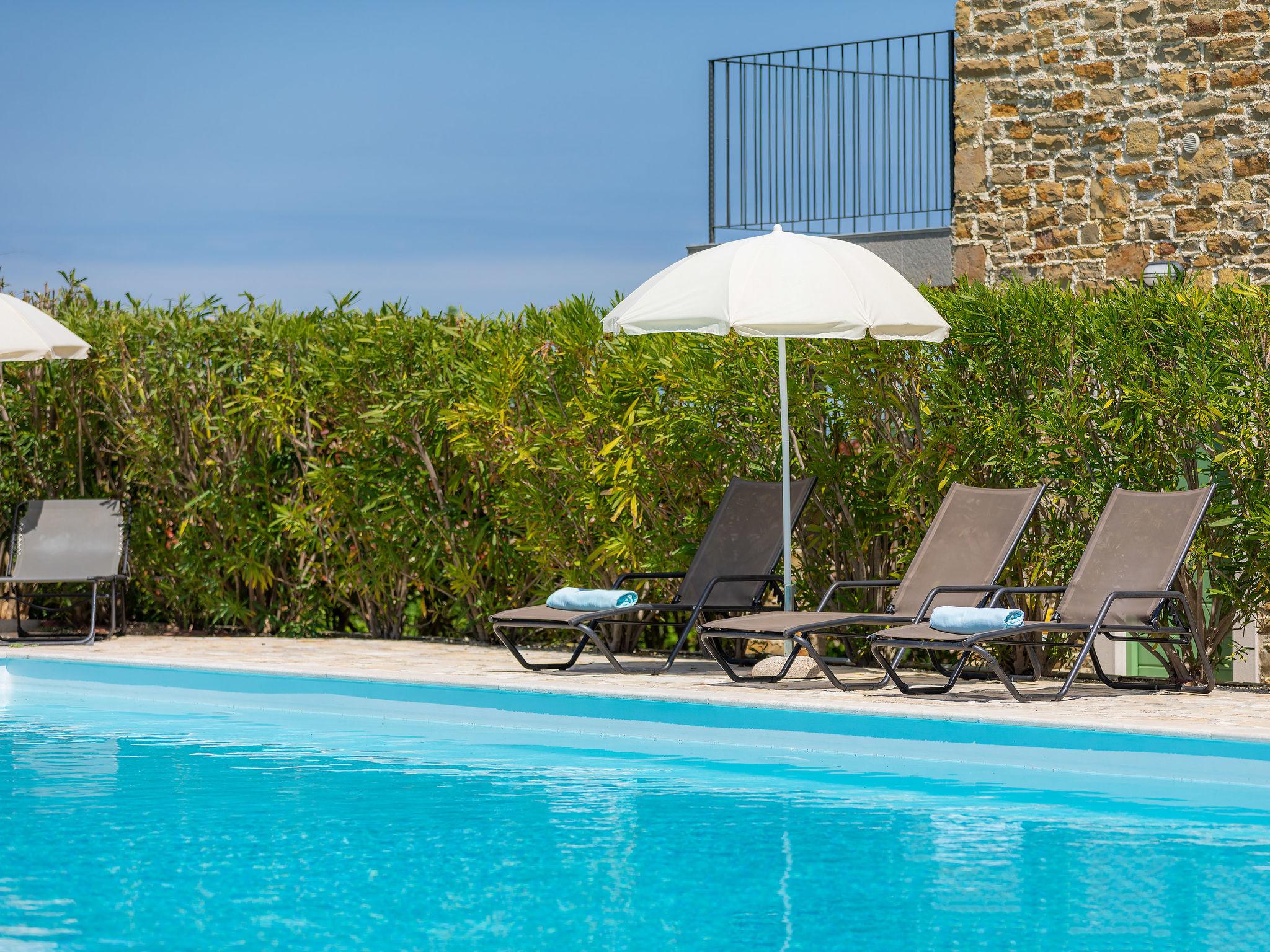 Photo 44 - Maison de 3 chambres à Buje avec piscine et jardin