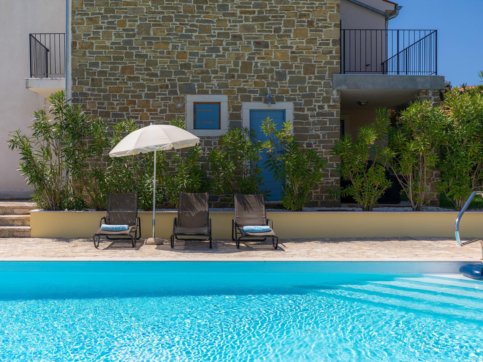 Photo 23 - Maison de 3 chambres à Buje avec piscine et jardin