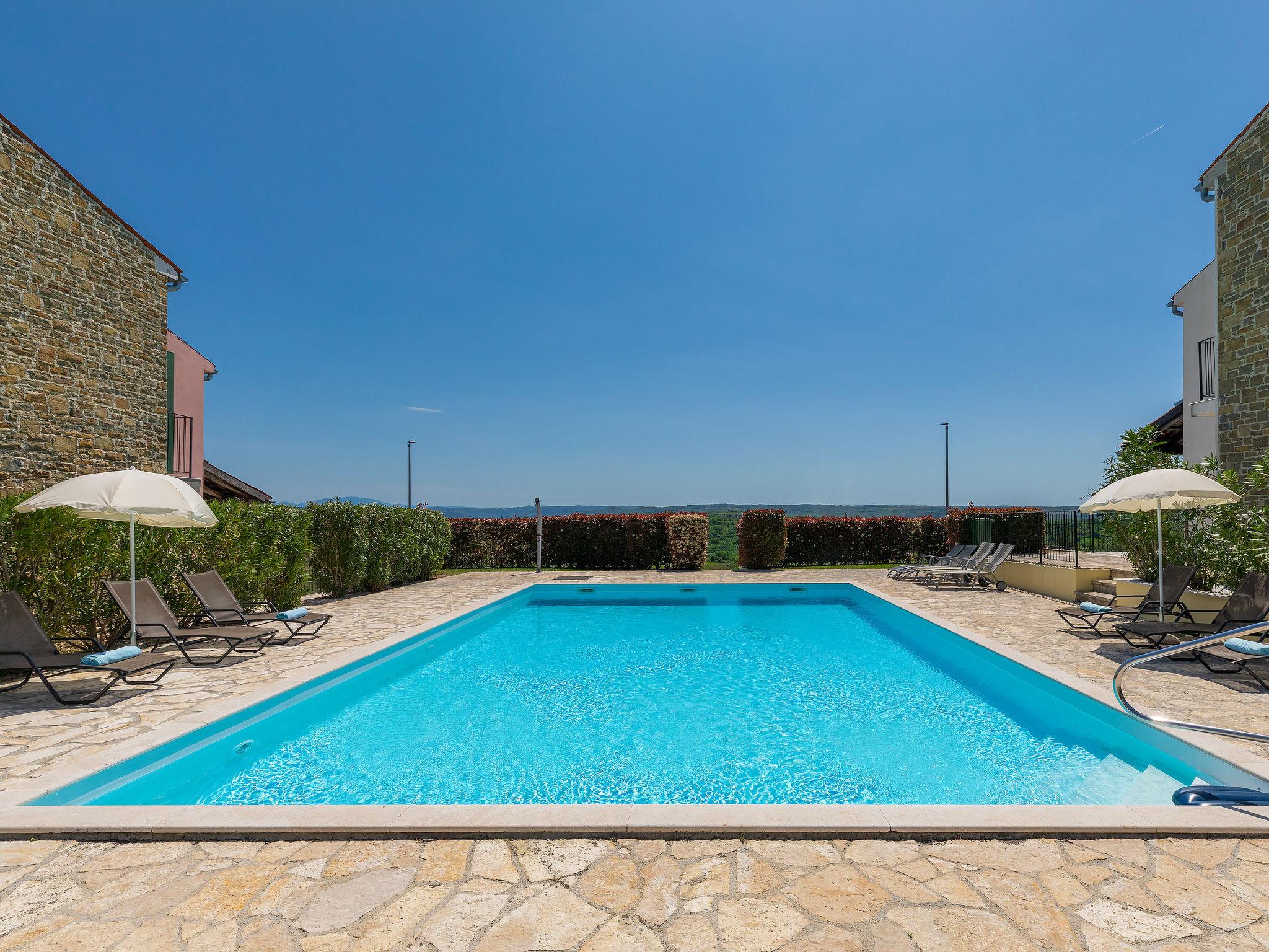 Foto 21 - Casa de 3 quartos em Buje com piscina e vistas do mar