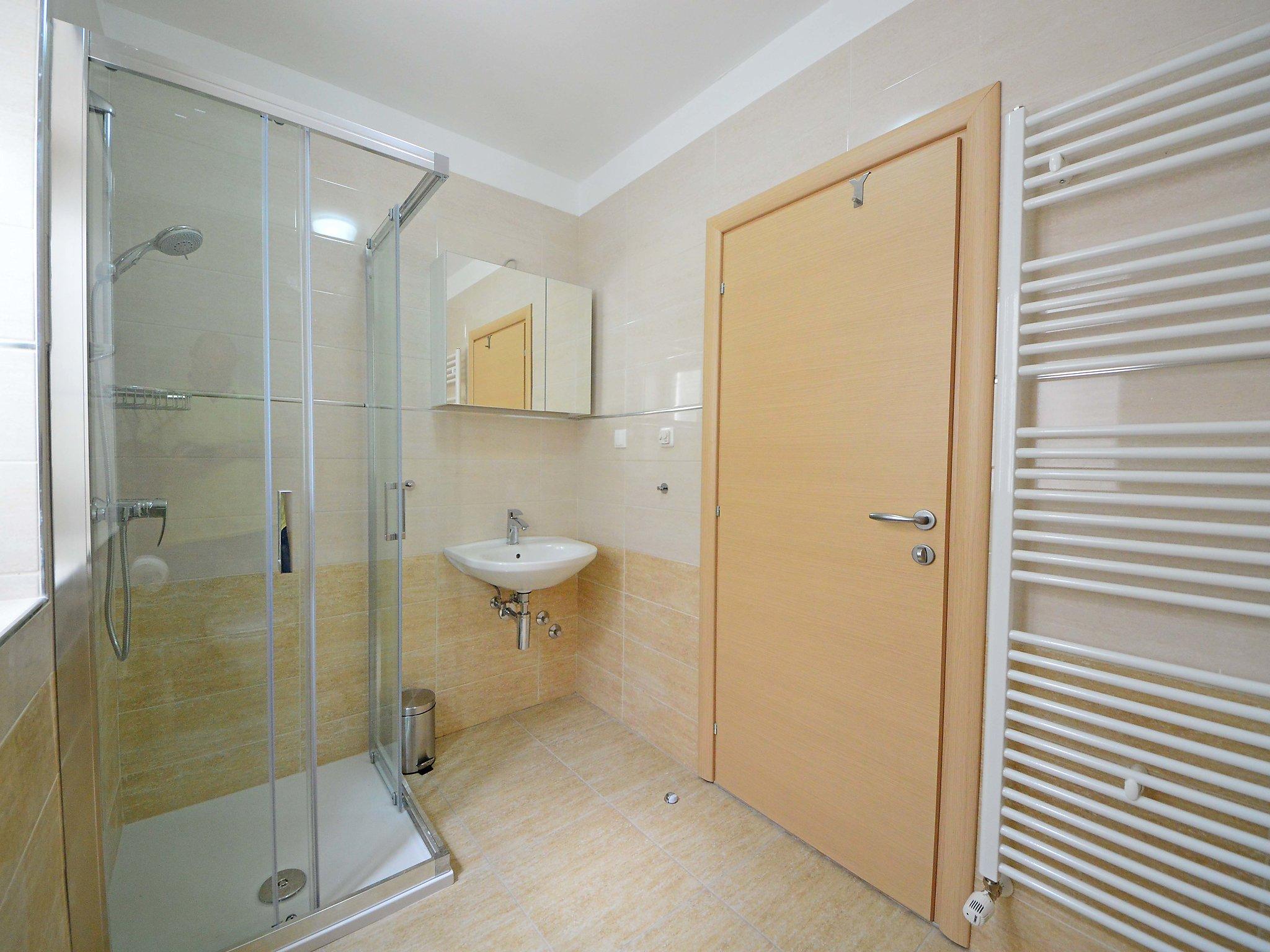 Photo 15 - 2 bedroom Apartment in Dobrinj with sea view