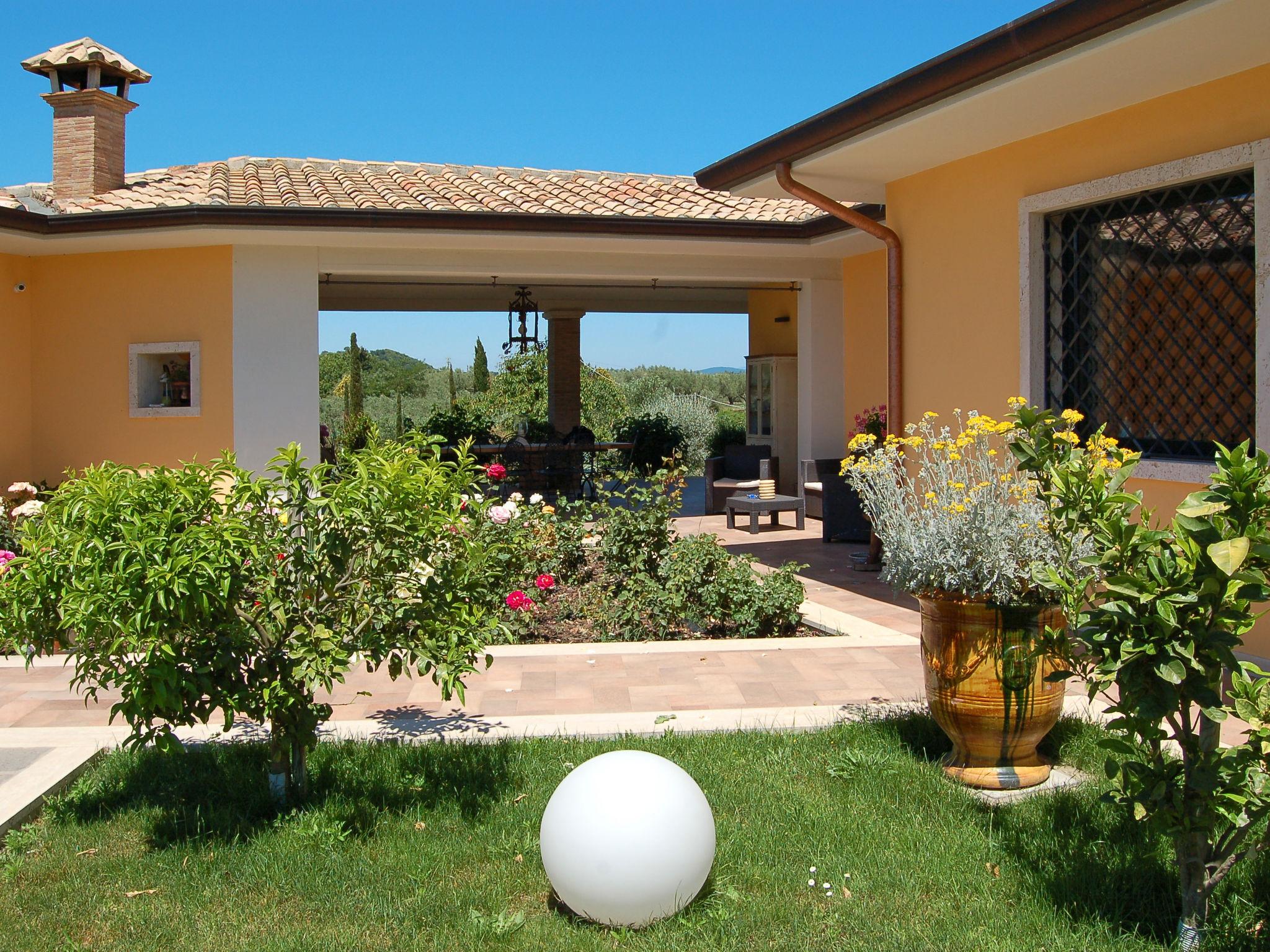 Photo 26 - Maison de 4 chambres à Marta avec piscine privée et jardin