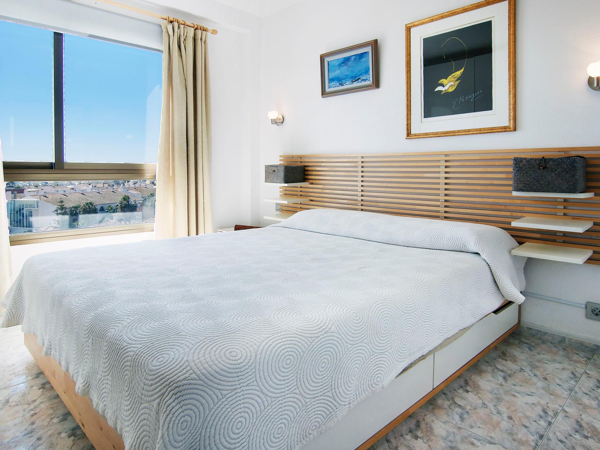 Foto 5 - Apartamento de 1 habitación en Torremolinos con piscina y vistas al mar