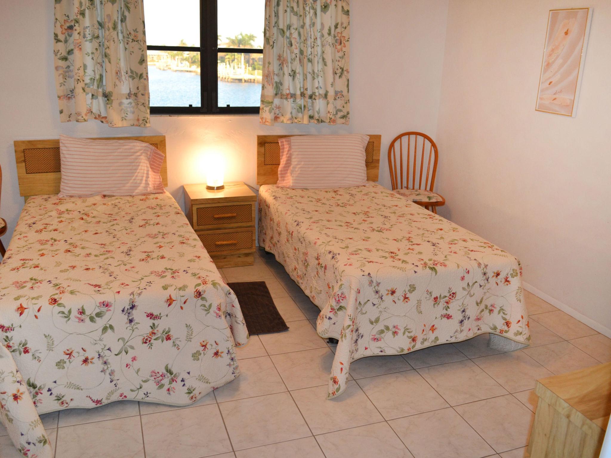 Foto 17 - Casa con 2 camere da letto a Marco Island con piscina privata e vista mare