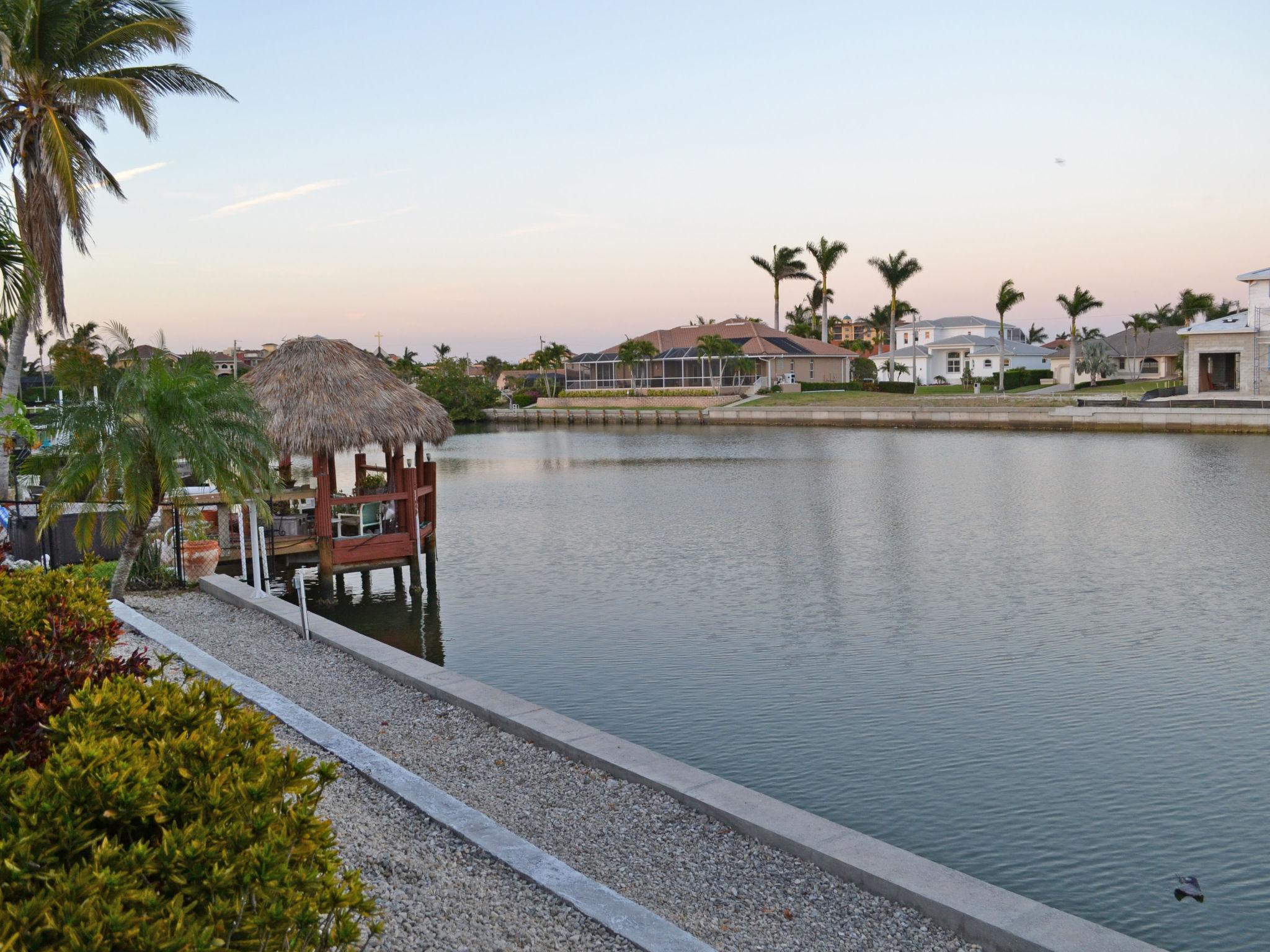 Foto 27 - Casa de 2 quartos em Marco Island com piscina privada e terraço