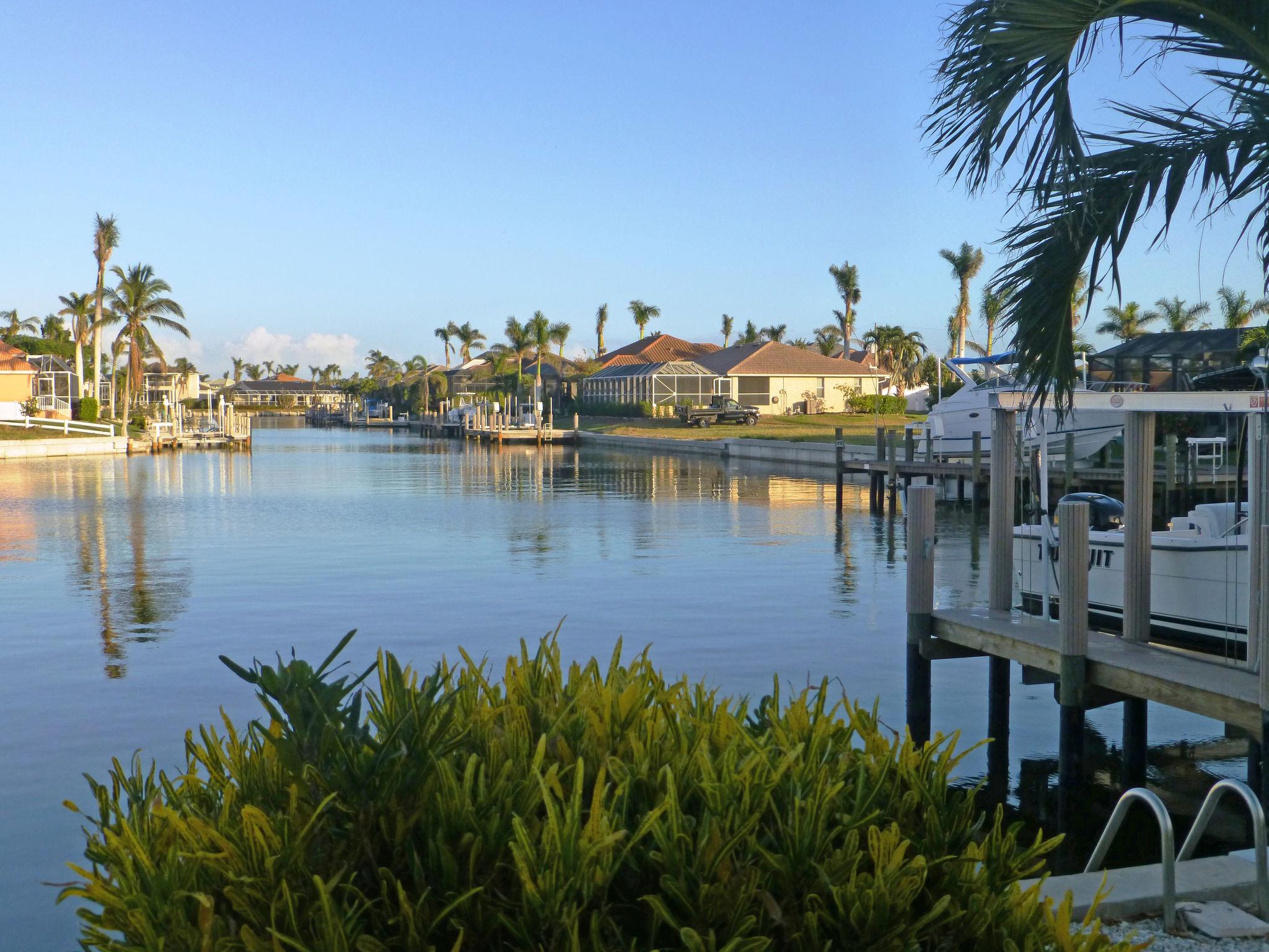 Foto 3 - Casa de 2 quartos em Marco Island com piscina privada e terraço