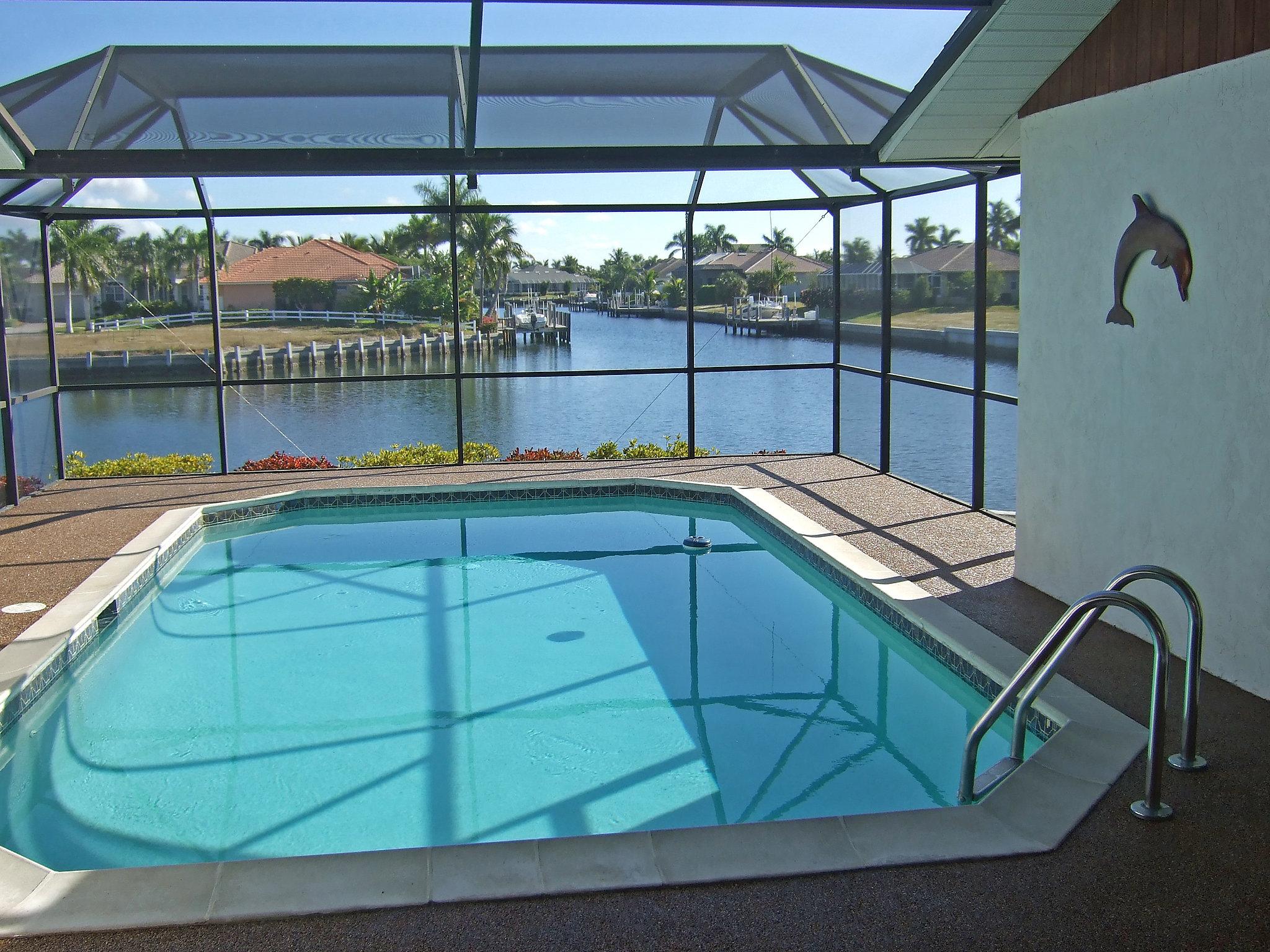 Foto 2 - Casa de 2 quartos em Marco Island com piscina privada e terraço