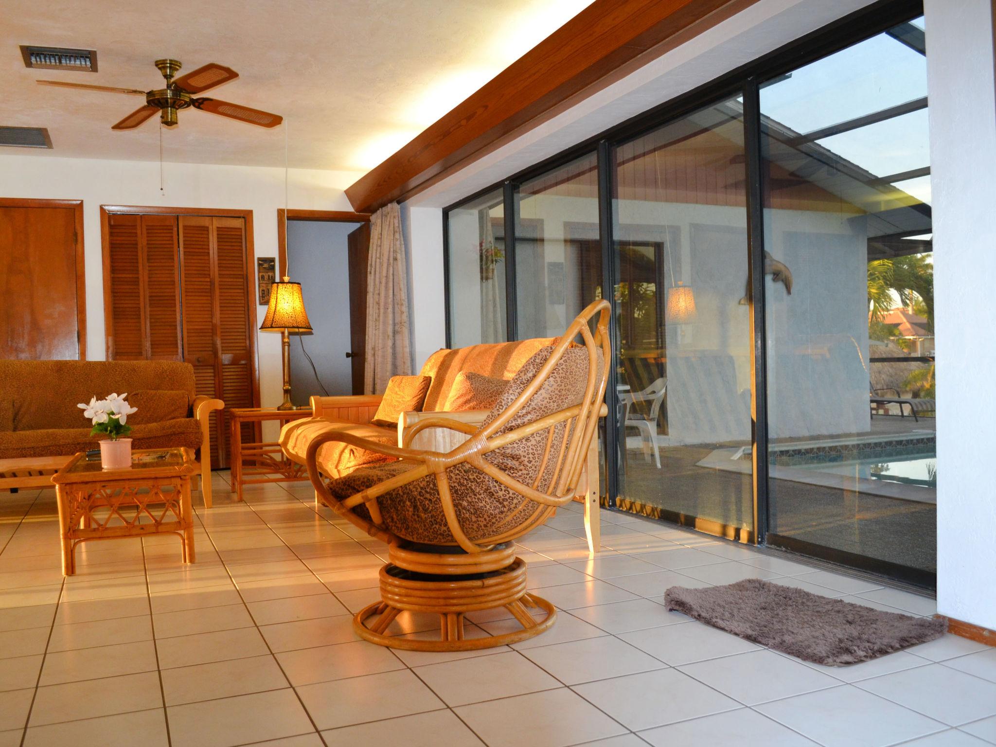 Photo 10 - 2 bedroom House in Marco Island with private pool and terrace