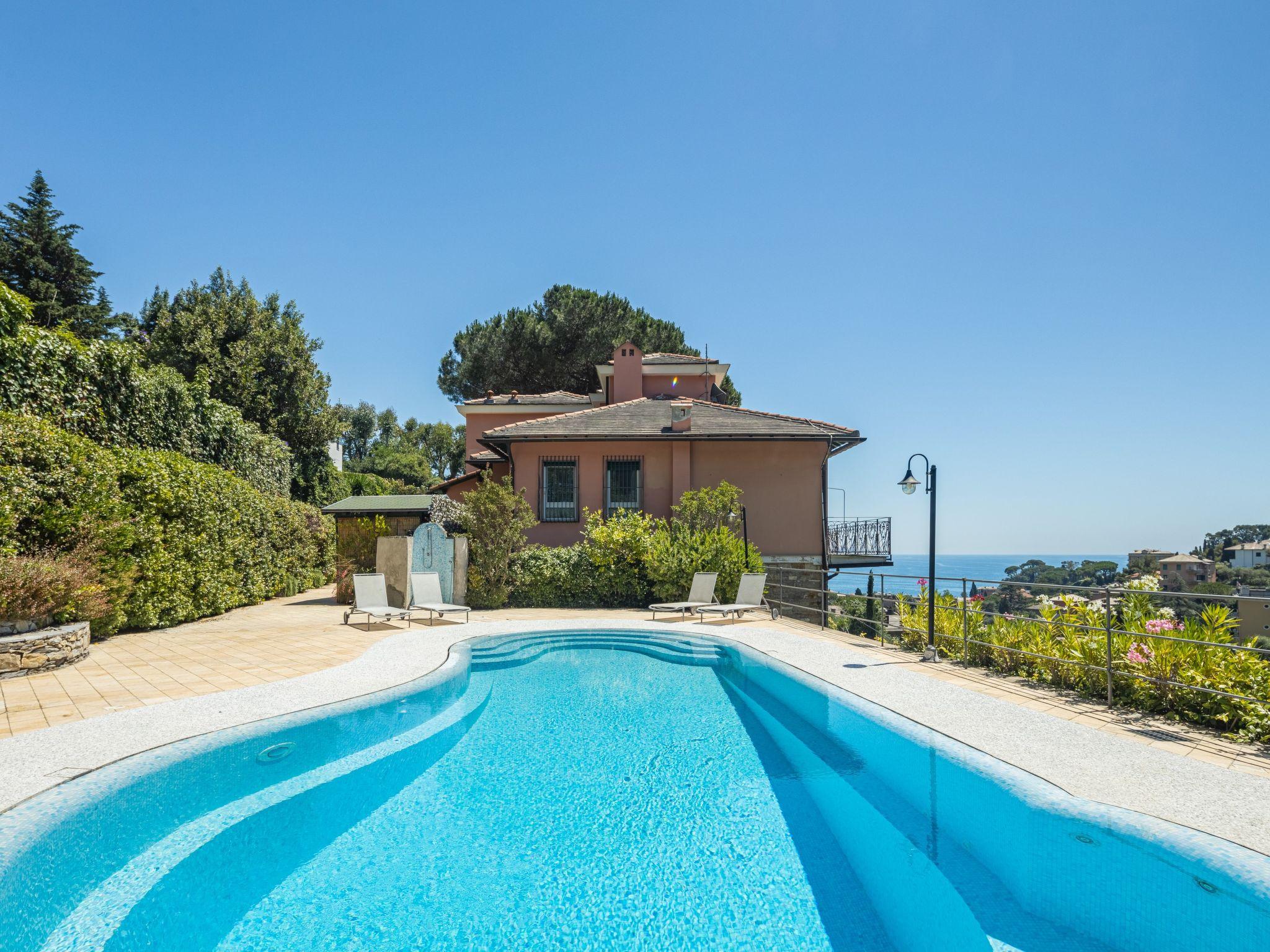 Foto 1 - Casa con 4 camere da letto a Rapallo con piscina privata e giardino