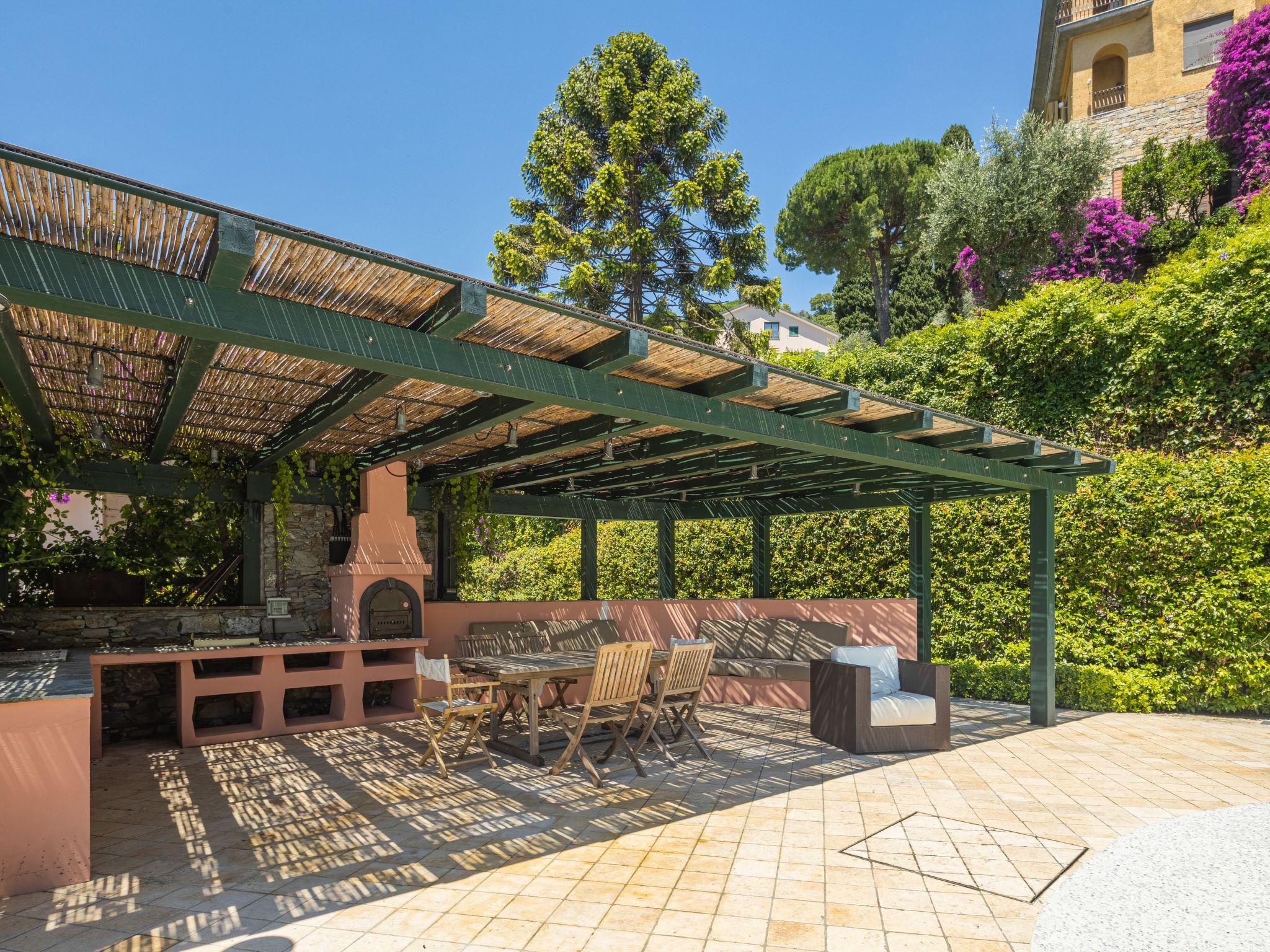 Foto 38 - Casa de 4 quartos em Rapallo com piscina privada e jardim