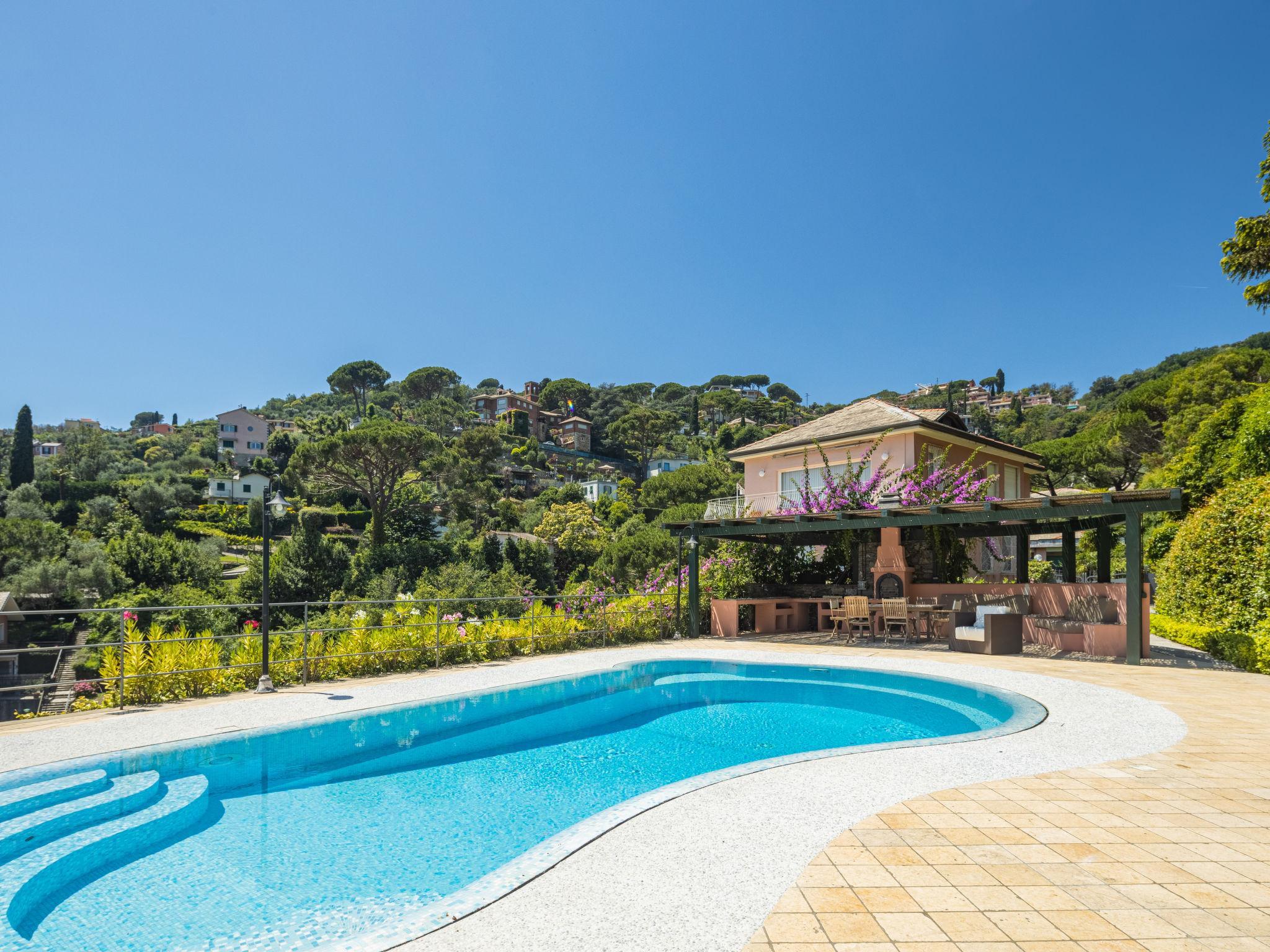 Foto 37 - Casa de 4 quartos em Rapallo com piscina privada e jardim