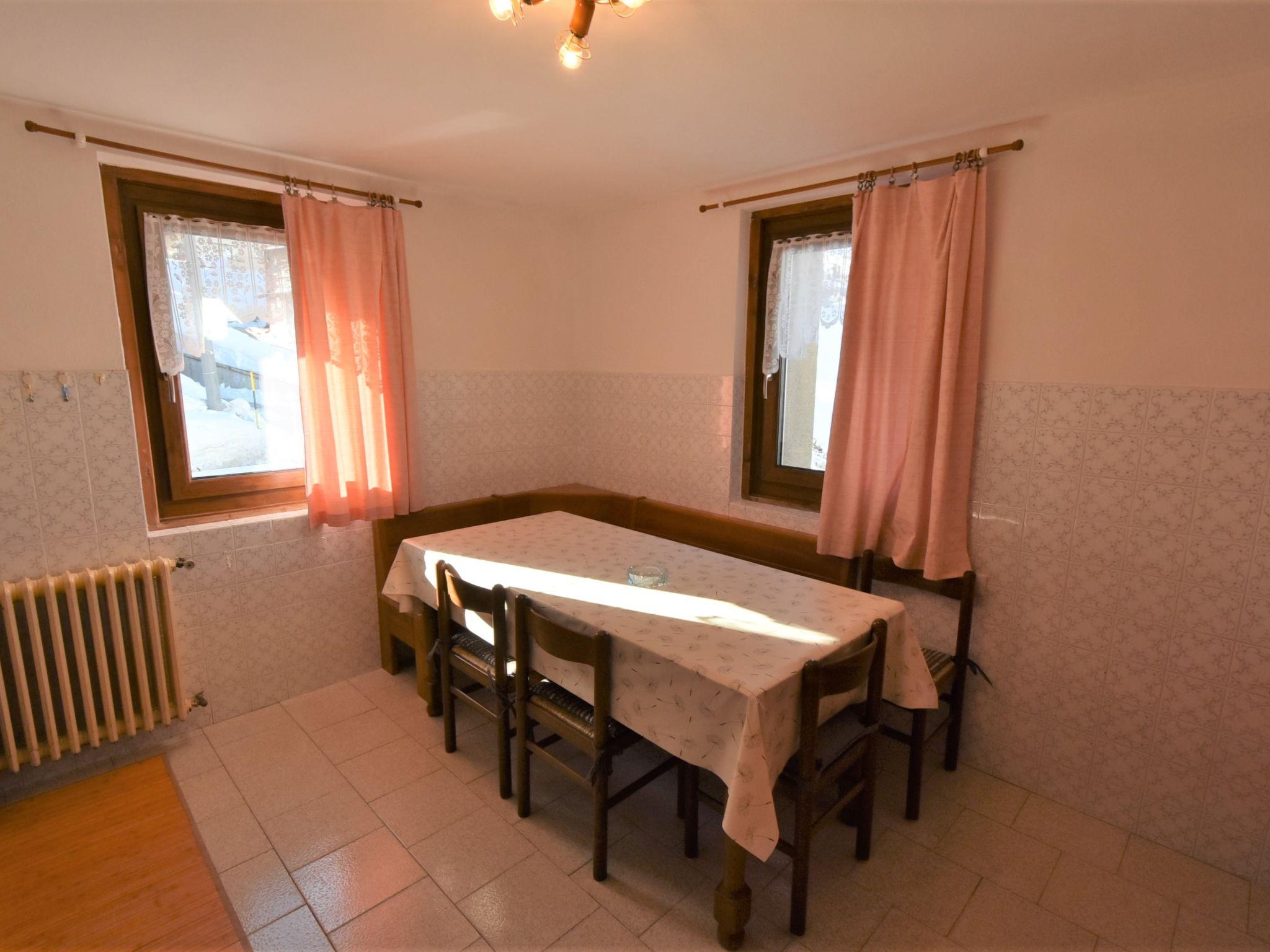 Foto 4 - Apartamento de 4 quartos em Livigno com jardim