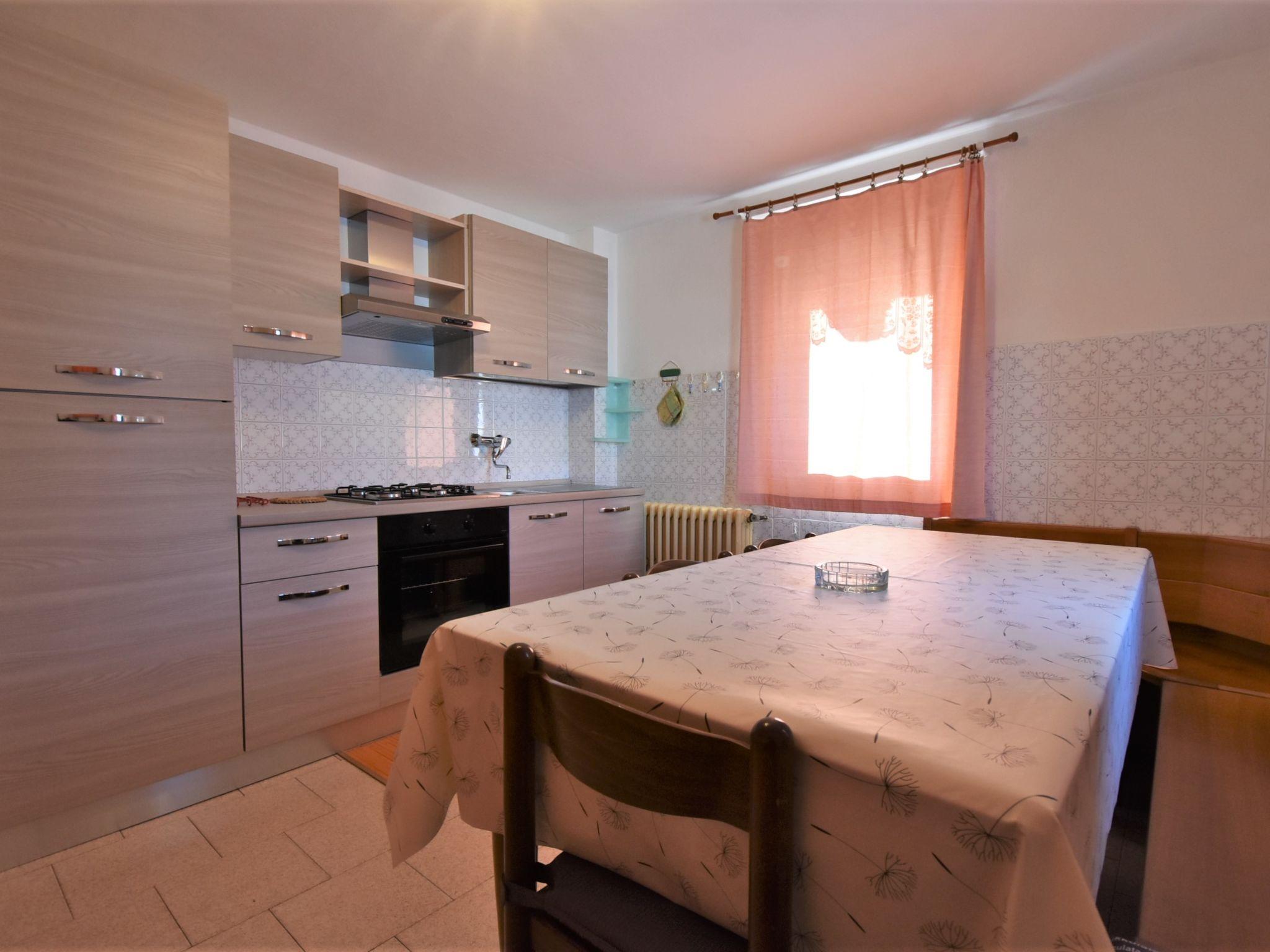 Foto 3 - Apartment mit 4 Schlafzimmern in Livigno mit blick auf die berge