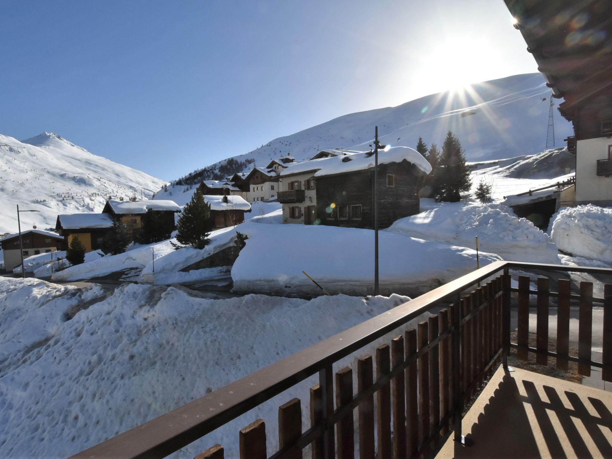 Foto 25 - Apartment mit 4 Schlafzimmern in Livigno mit blick auf die berge