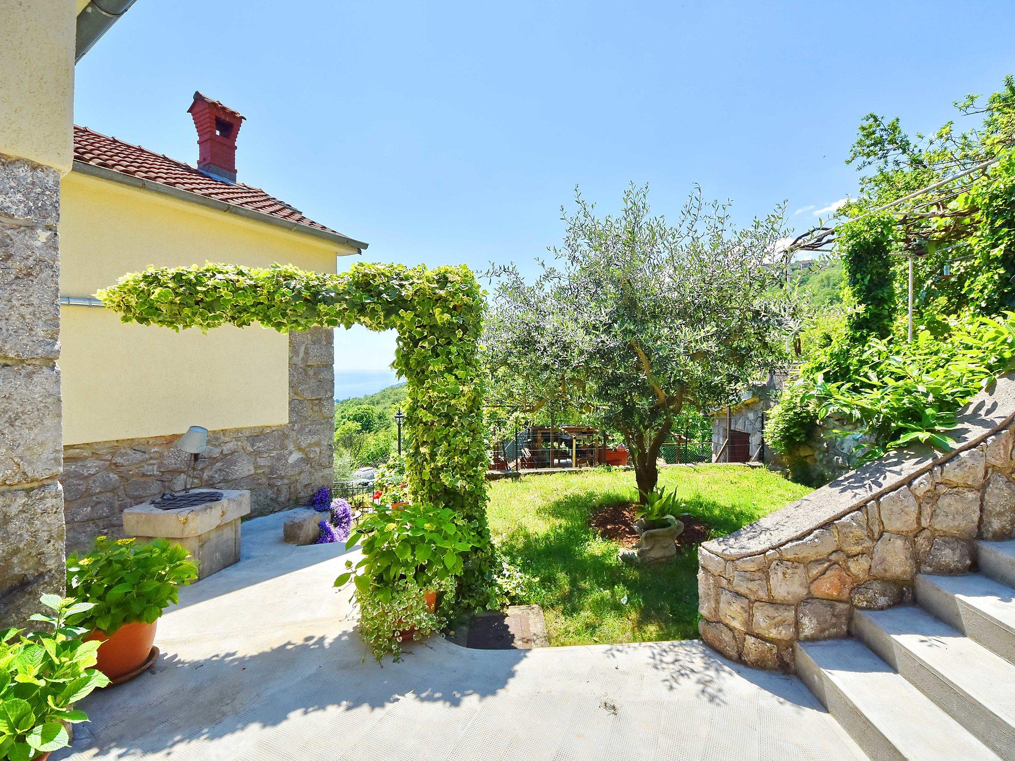 Photo 6 - Appartement de 1 chambre à Opatija avec jardin et terrasse