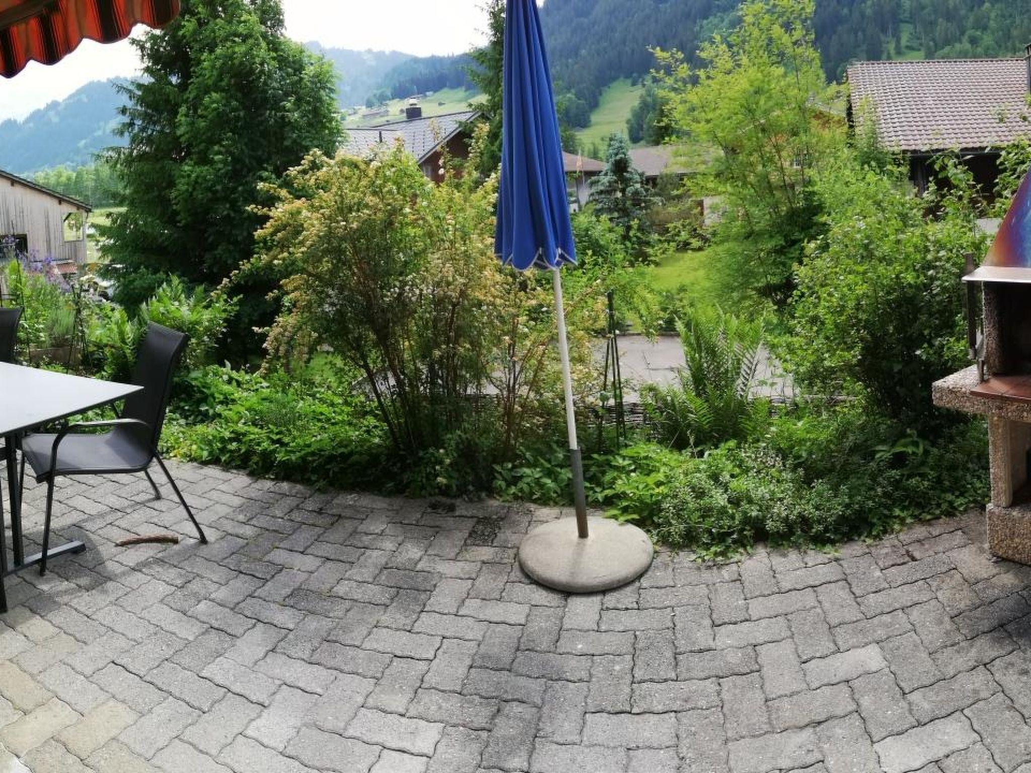 Foto 4 - Apartment mit 3 Schlafzimmern in Lenk mit garten und sauna