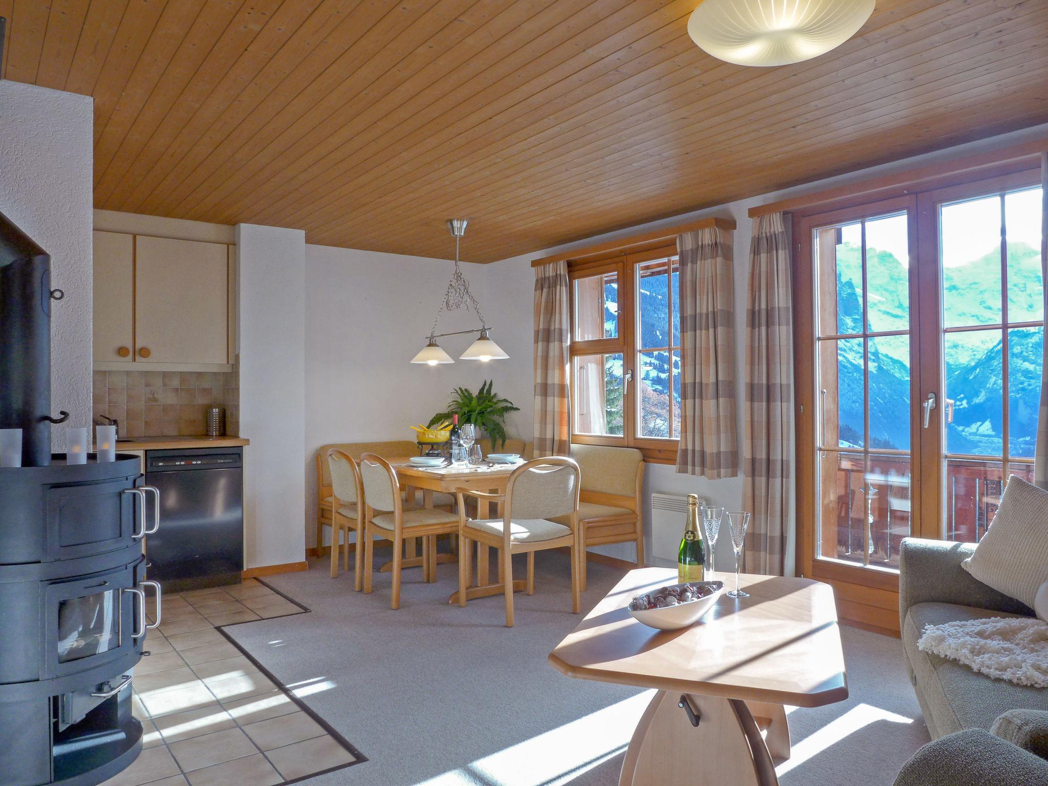 Foto 1 - Apartamento de 1 quarto em Lauterbrunnen com vista para a montanha