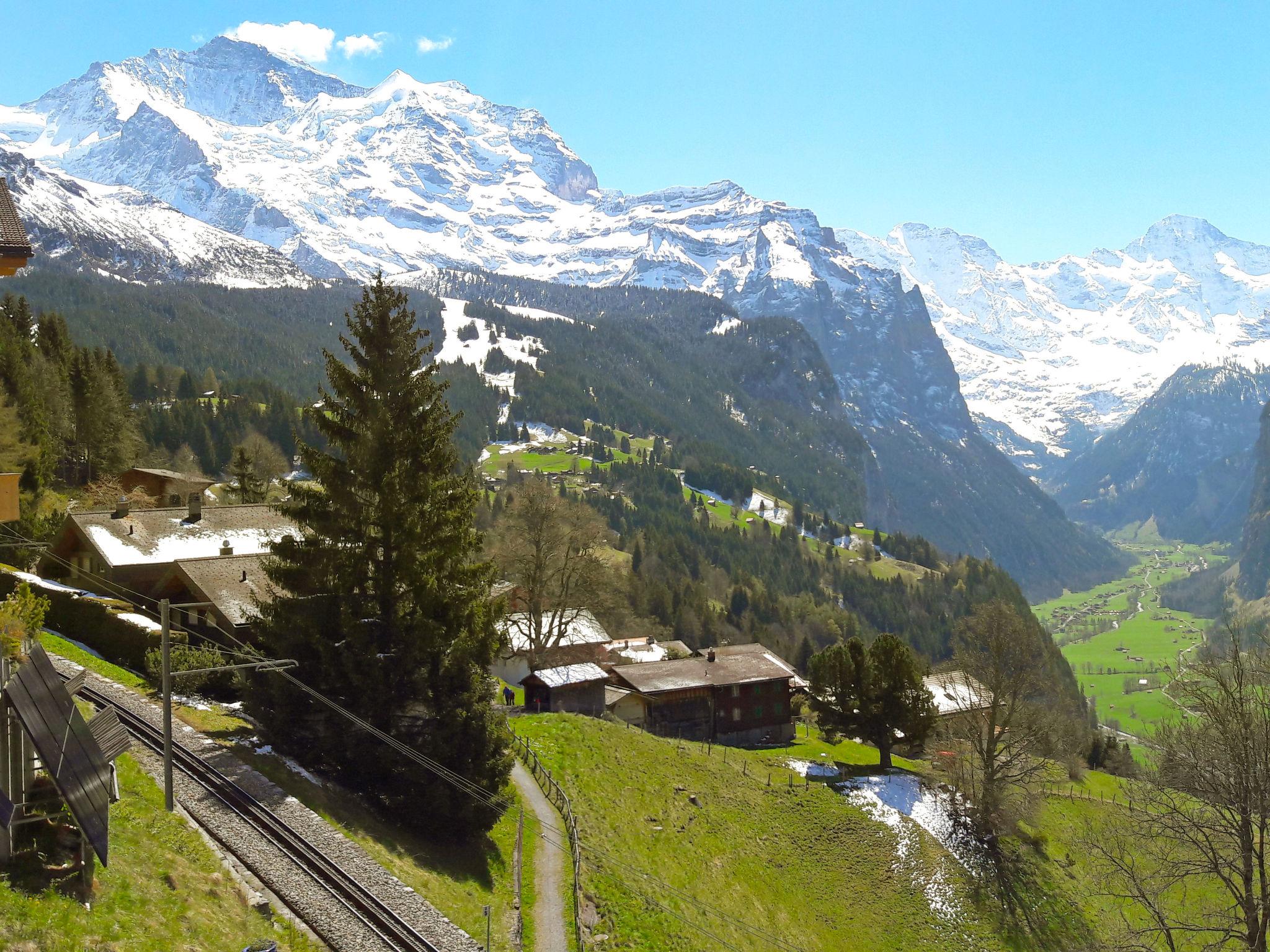 Foto 11 - Apartamento de 1 habitación en Lauterbrunnen con vistas a la montaña