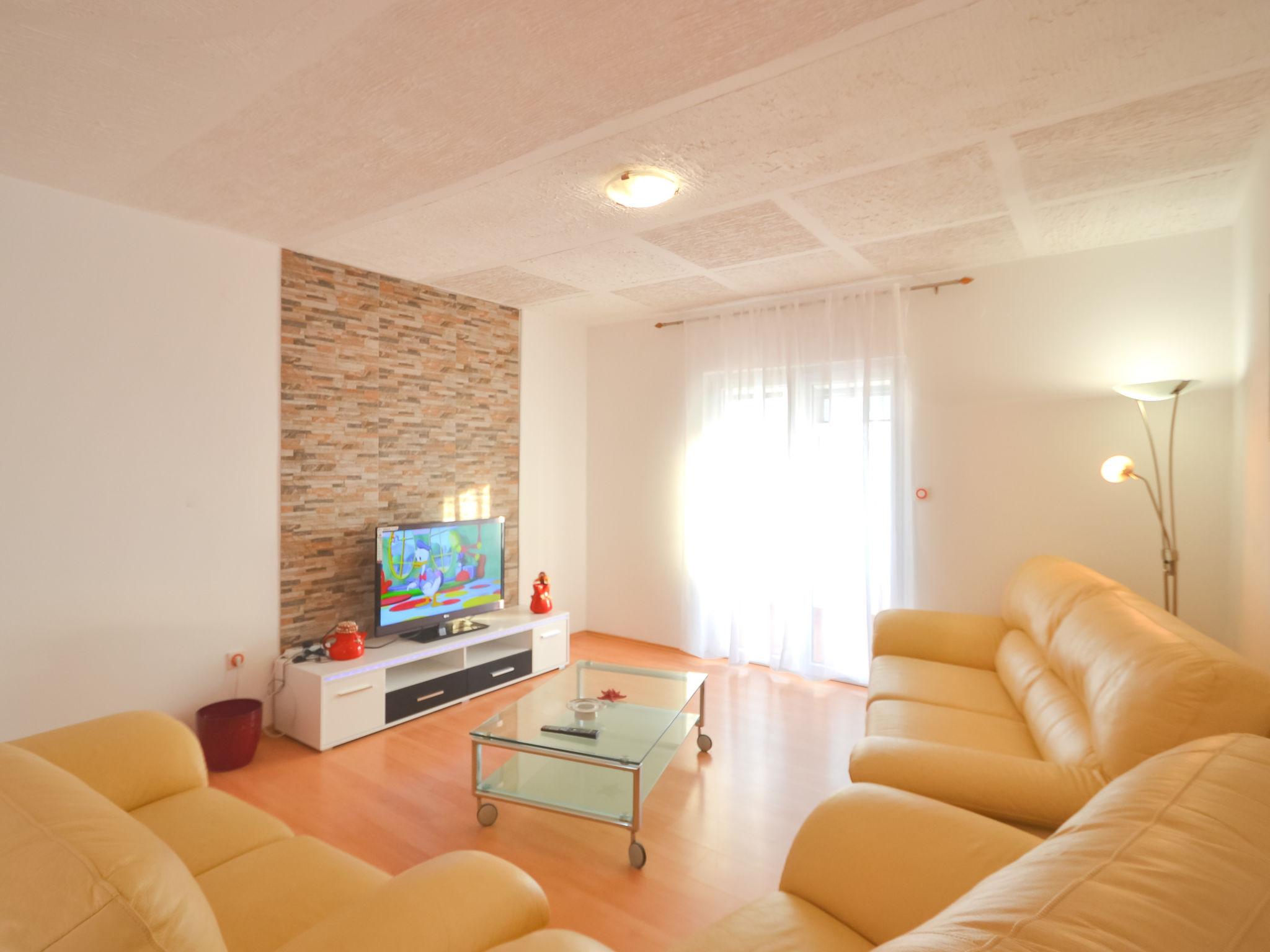 Photo 8 - 5 bedroom House in Benkovac with private pool and sea view