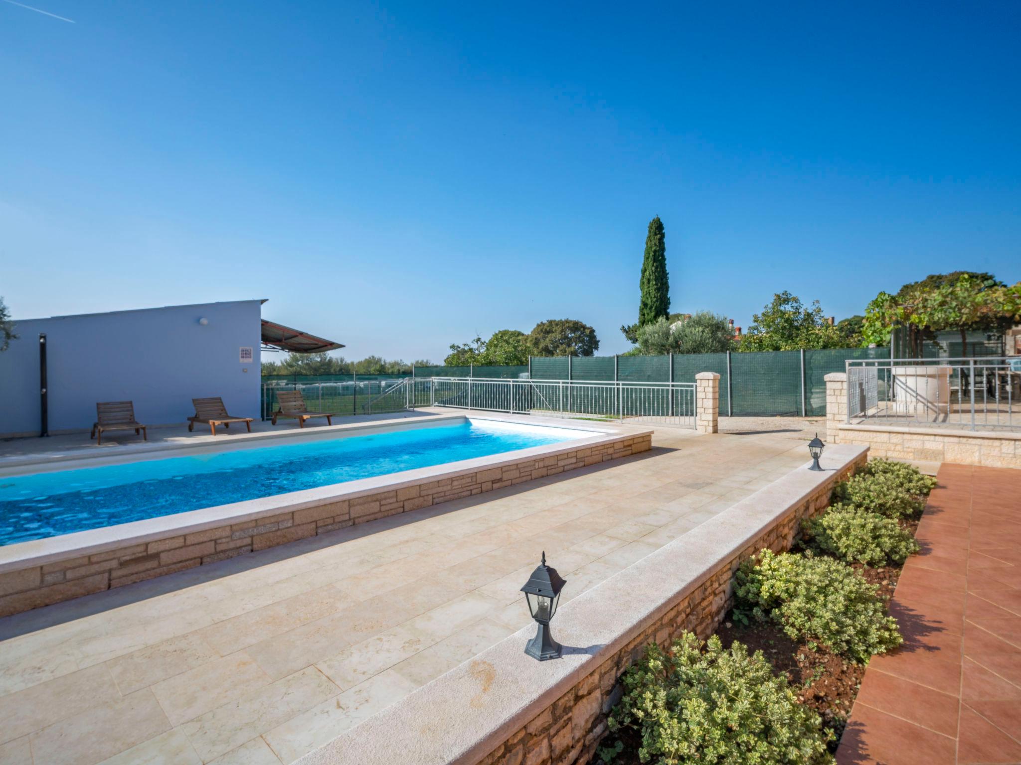 Photo 23 - Maison de 4 chambres à Bale avec piscine privée et vues à la mer