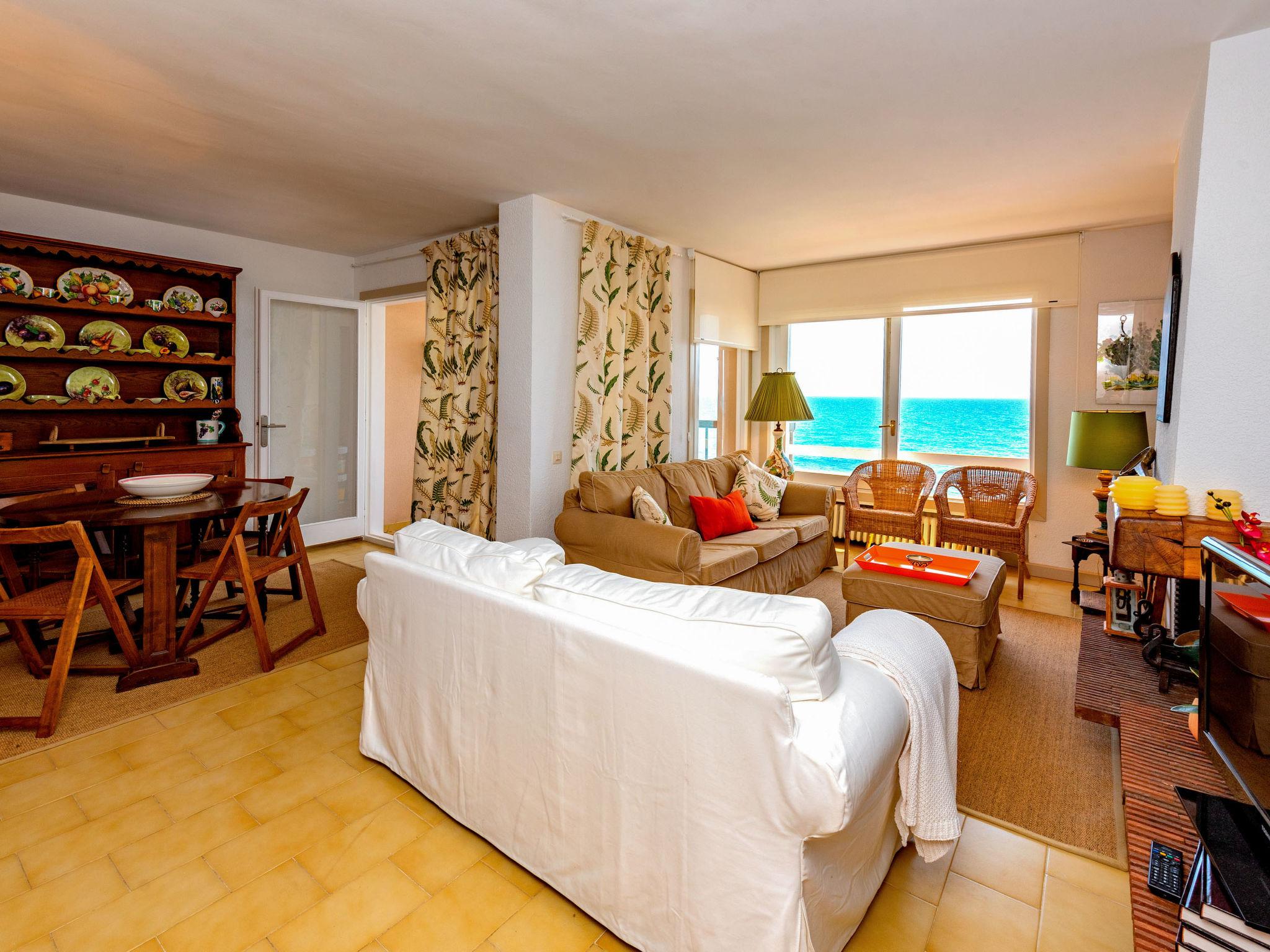 Foto 2 - Apartamento de 3 quartos em Sant Andreu de Llavaneres com piscina e vistas do mar