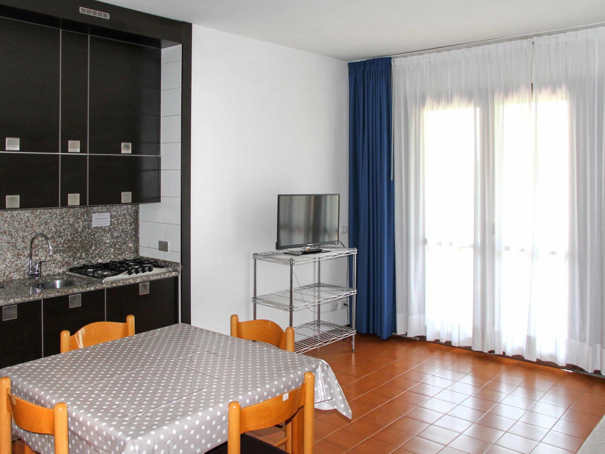 Foto 5 - Apartamento em Moniga del Garda com piscina e jardim