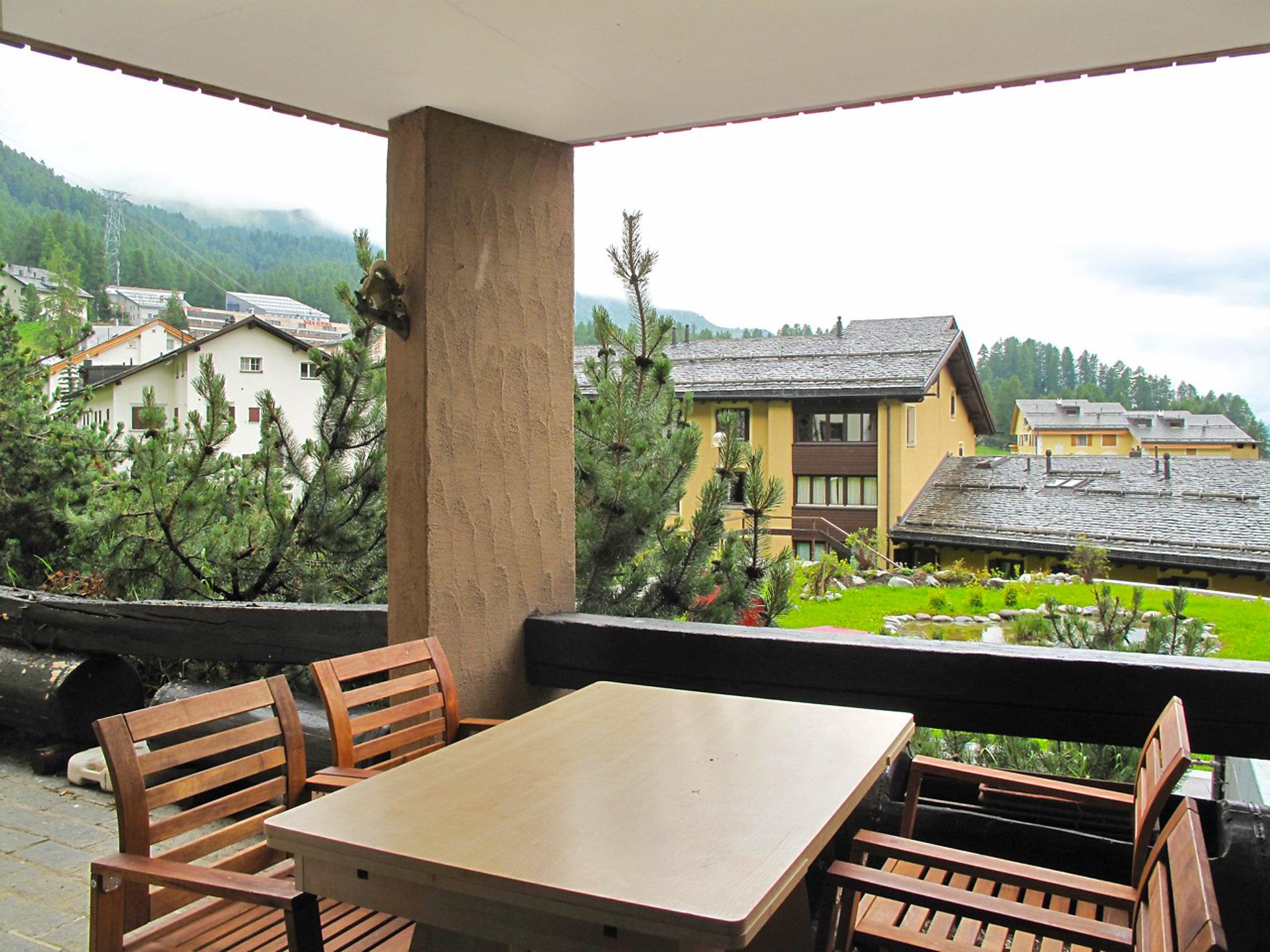 Foto 5 - Appartamento con 2 camere da letto a Silvaplana con terrazza e vista sulle montagne