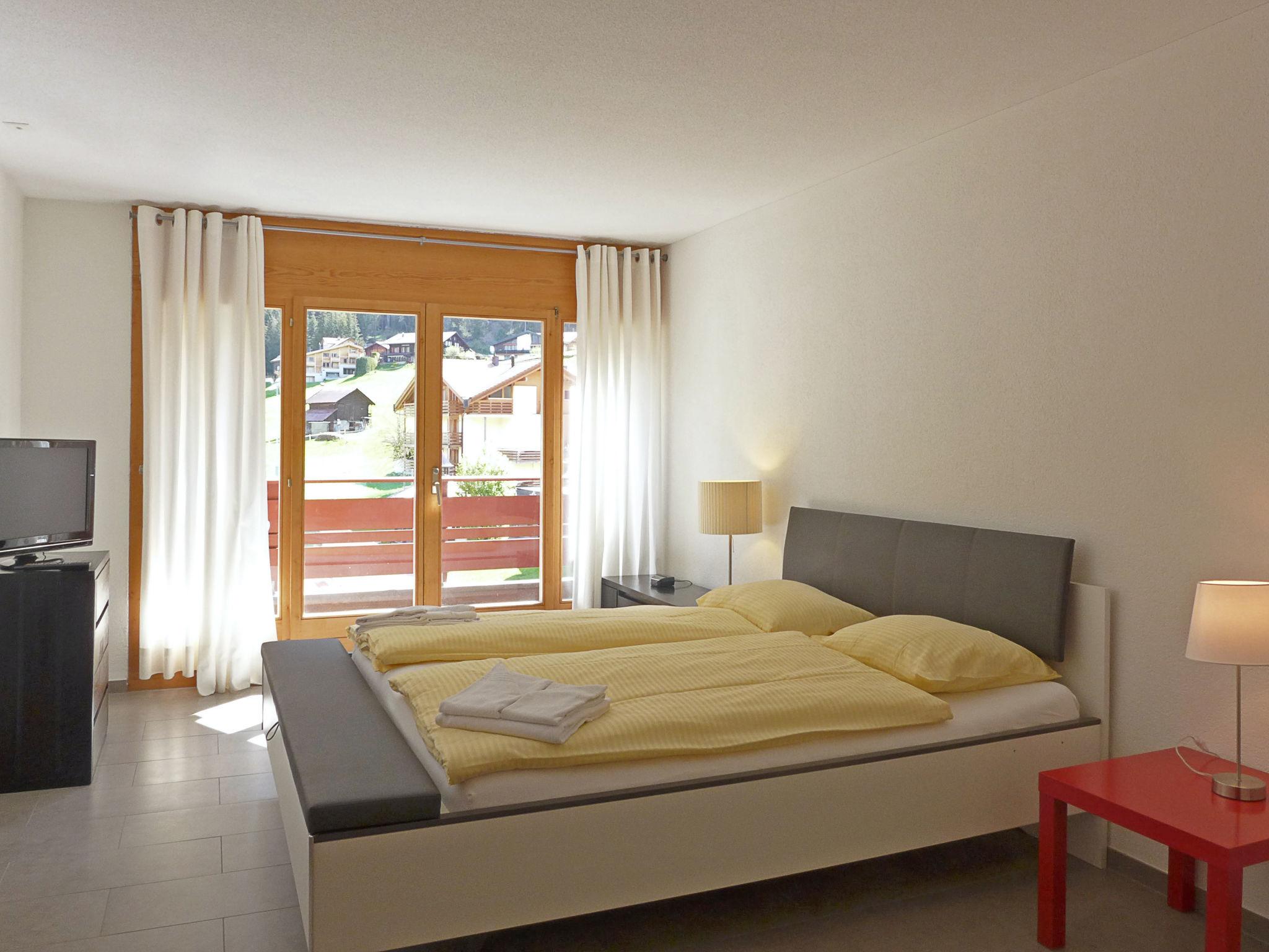 Foto 4 - Apartamento de 2 quartos em Lauterbrunnen com vista para a montanha