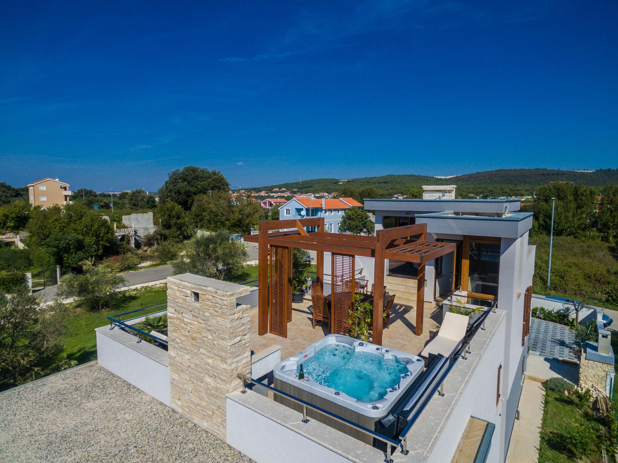 Foto 33 - Casa con 4 camere da letto a Bibinje con piscina privata e vista mare