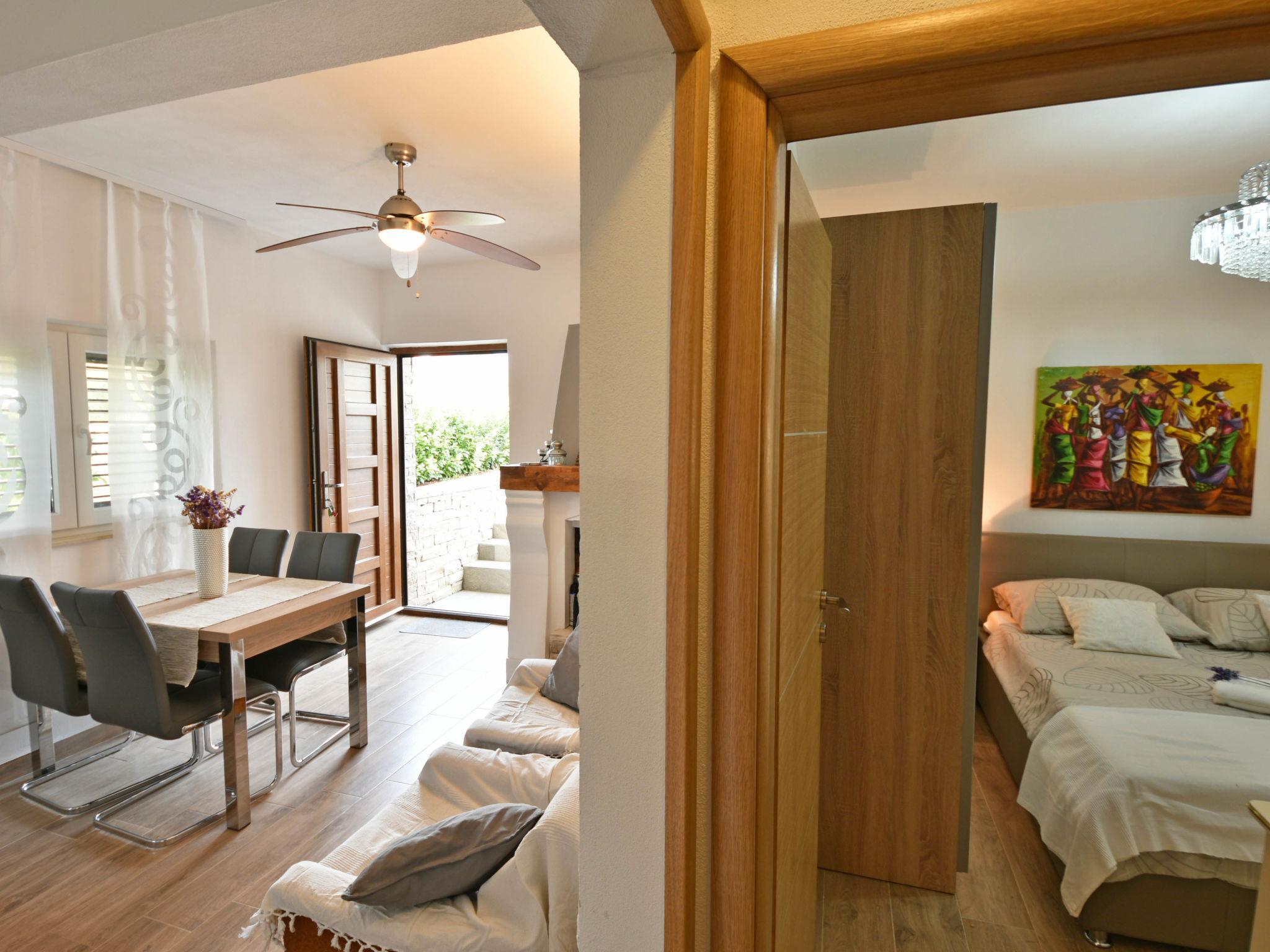 Foto 23 - Casa con 4 camere da letto a Bibinje con piscina privata e vista mare