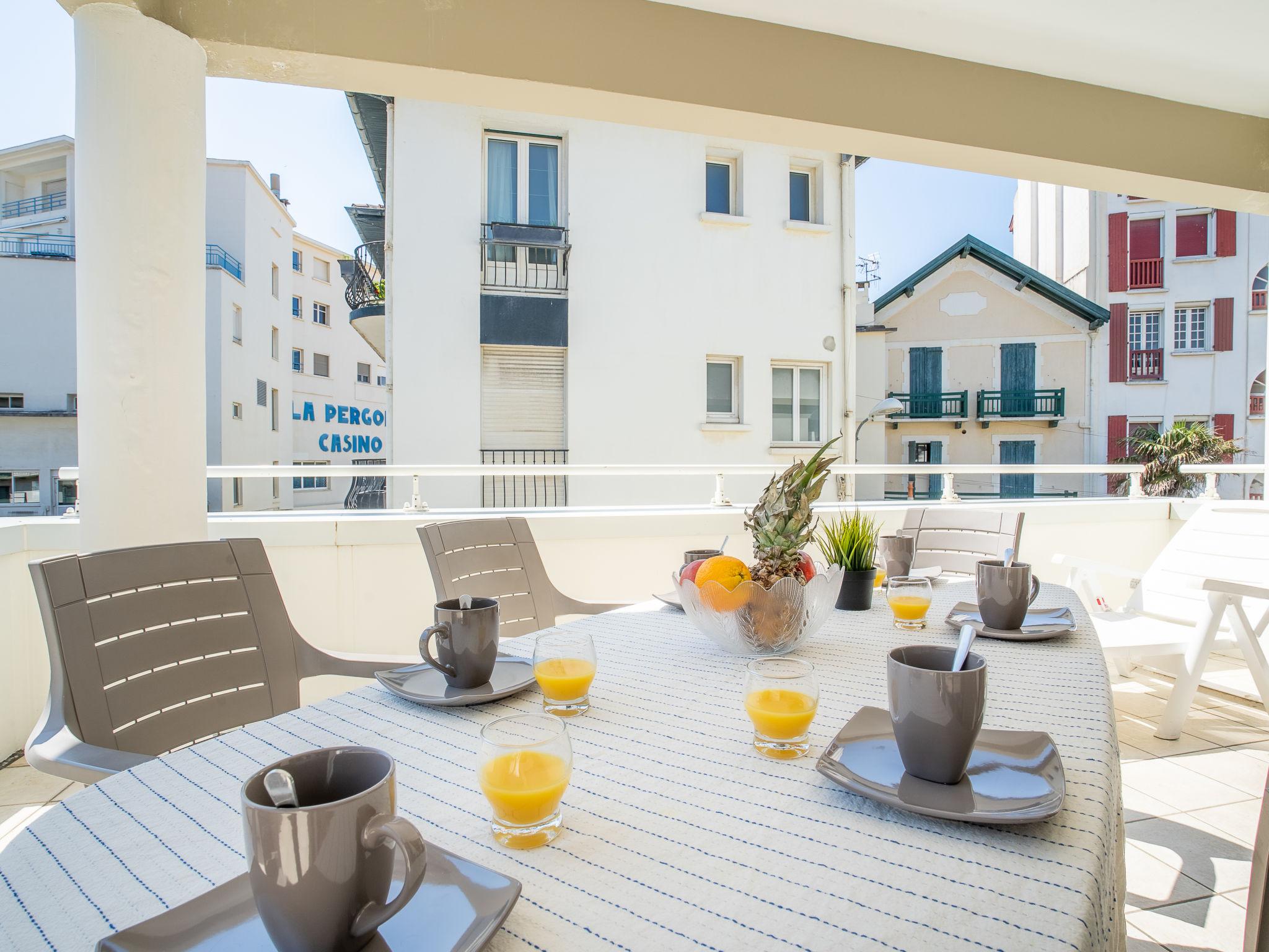 Foto 1 - Apartment mit 2 Schlafzimmern in Saint-Jean-de-Luz mit terrasse und blick aufs meer