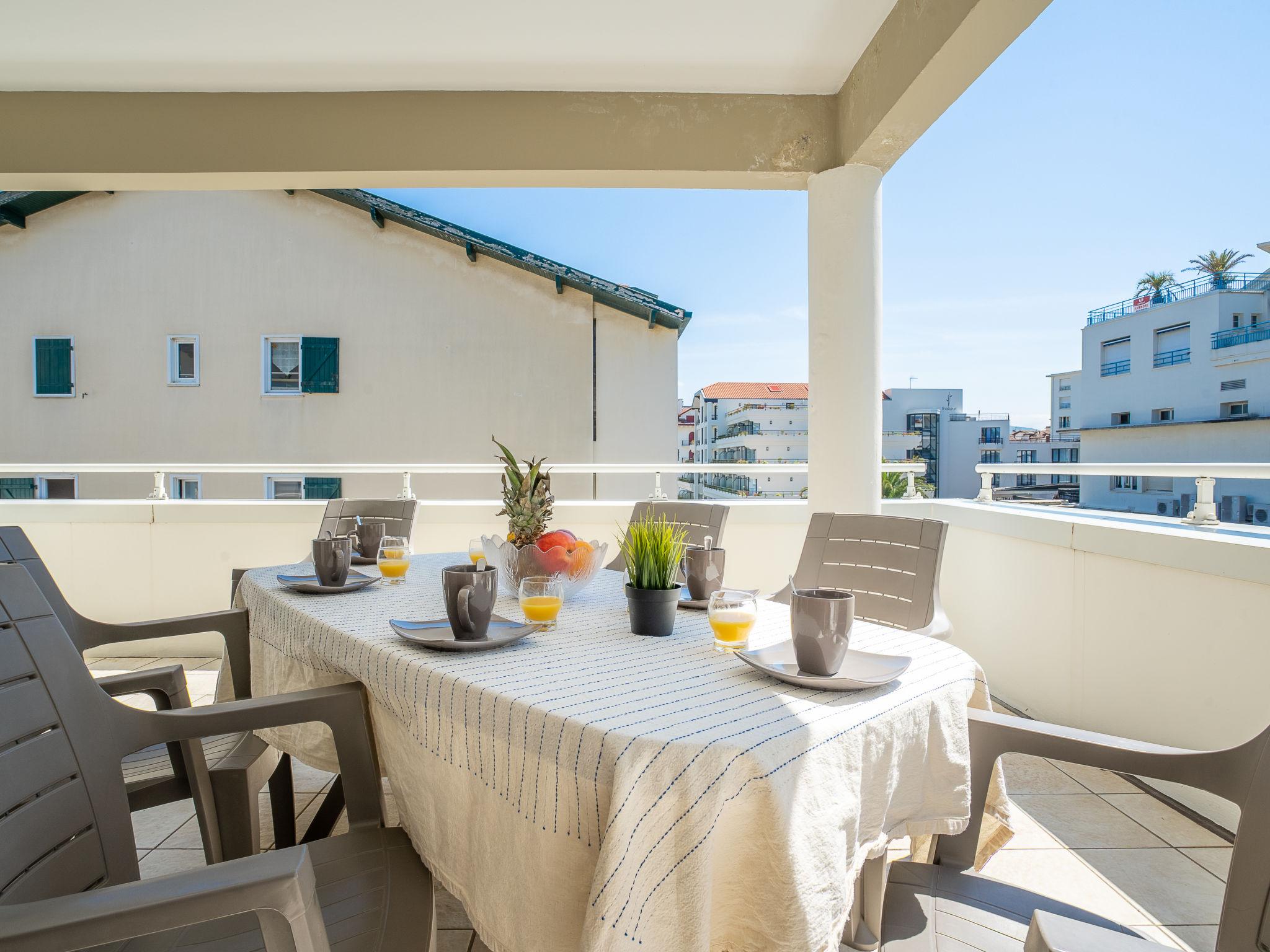 Foto 15 - Appartamento con 2 camere da letto a Saint-Jean-de-Luz con terrazza e vista mare