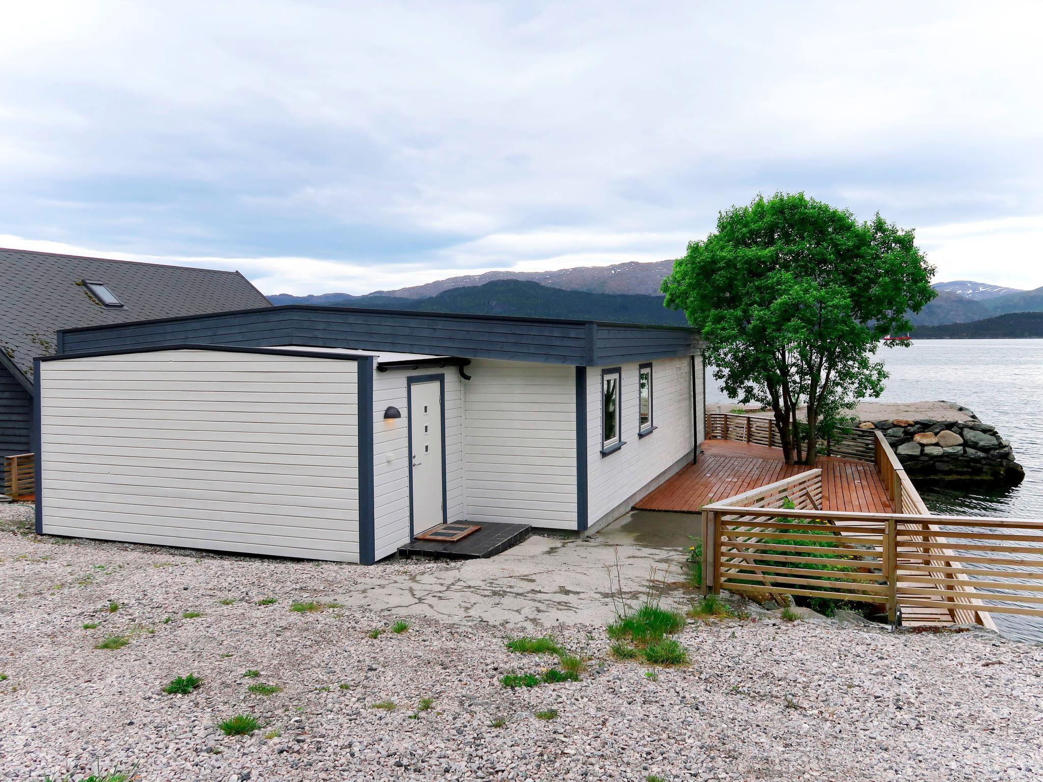 Foto 15 - Casa con 3 camere da letto a Sande i Sunnfjord con terrazza