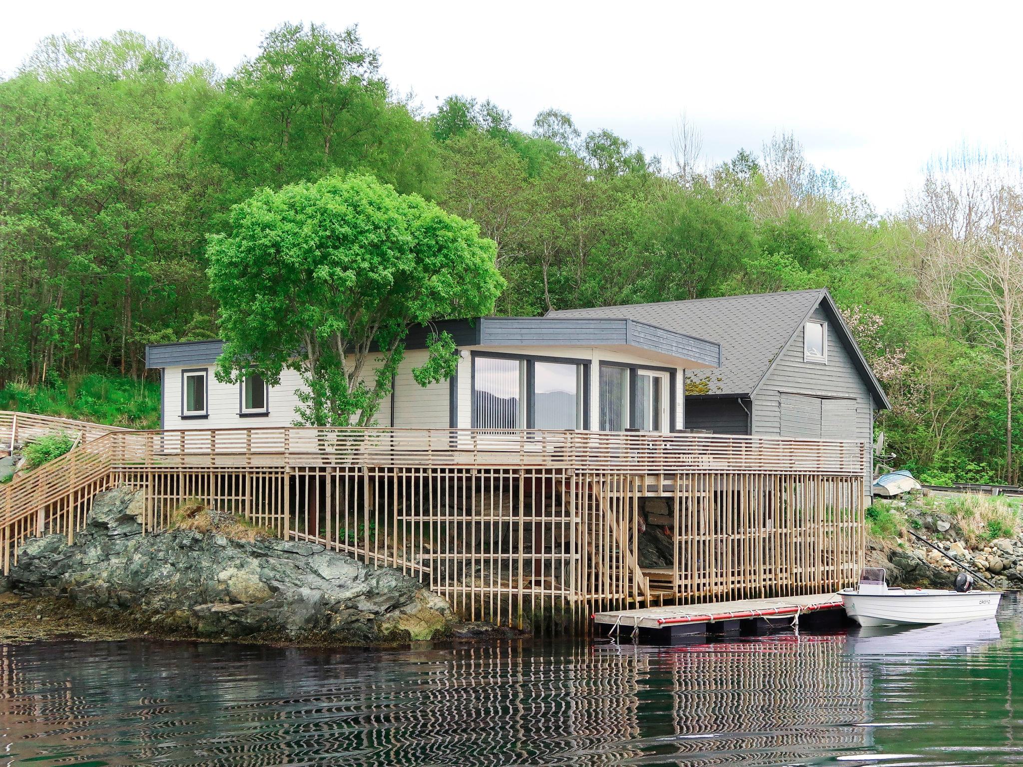 Foto 1 - Casa de 3 quartos em Sande i Sunnfjord com terraço